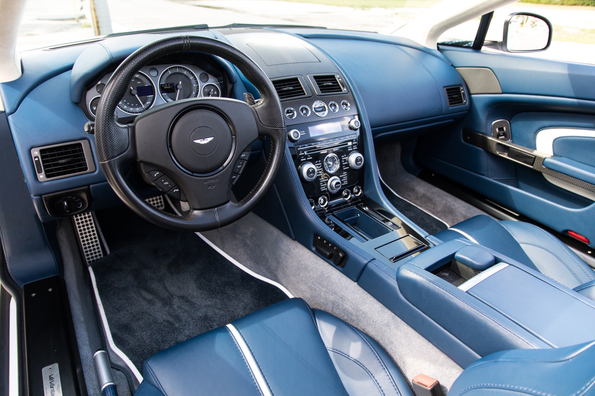 Used-2015-Aston-Martin-V12-Vantage-S-Roadster