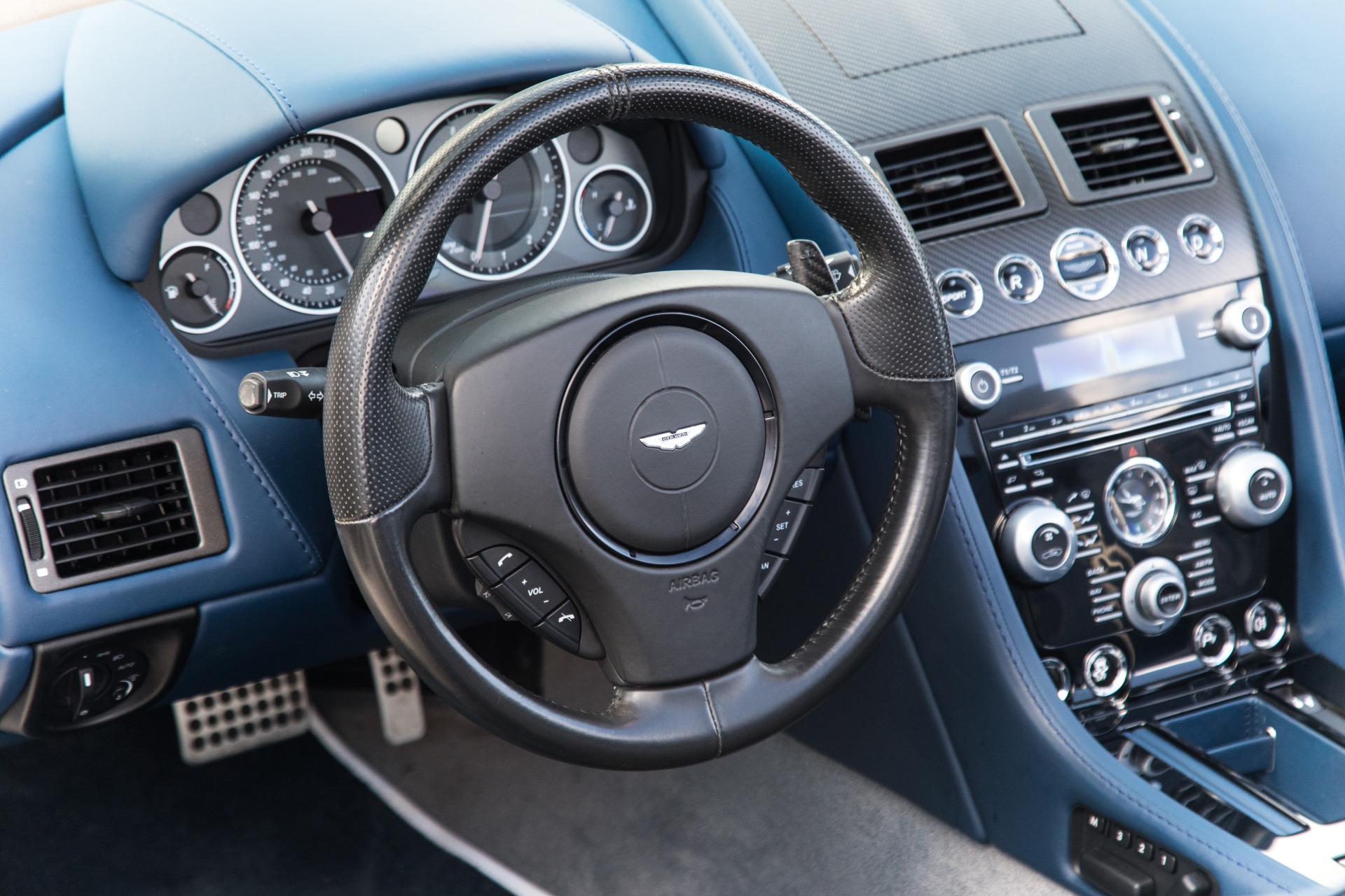 Used-2015-Aston-Martin-V12-Vantage-S-Roadster