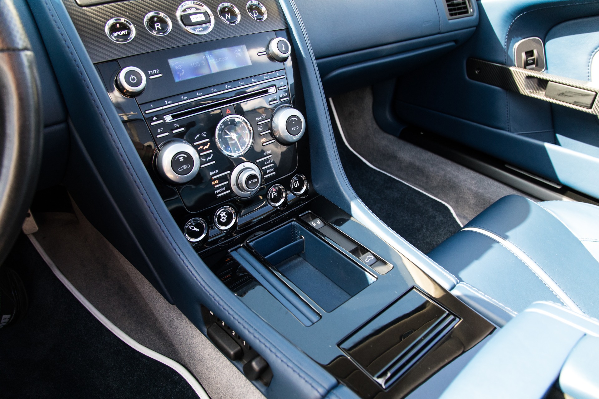 Used-2015-Aston-Martin-V12-Vantage-S-Roadster