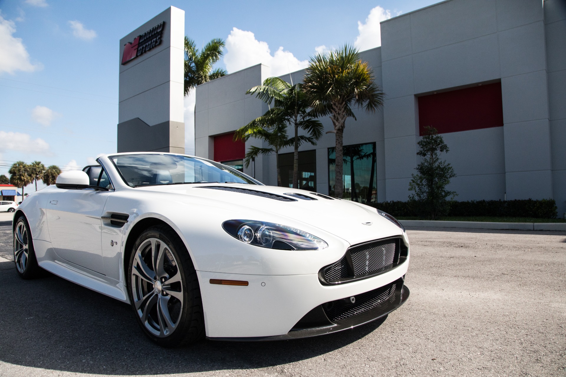 Used-2015-Aston-Martin-V12-Vantage-S-Roadster