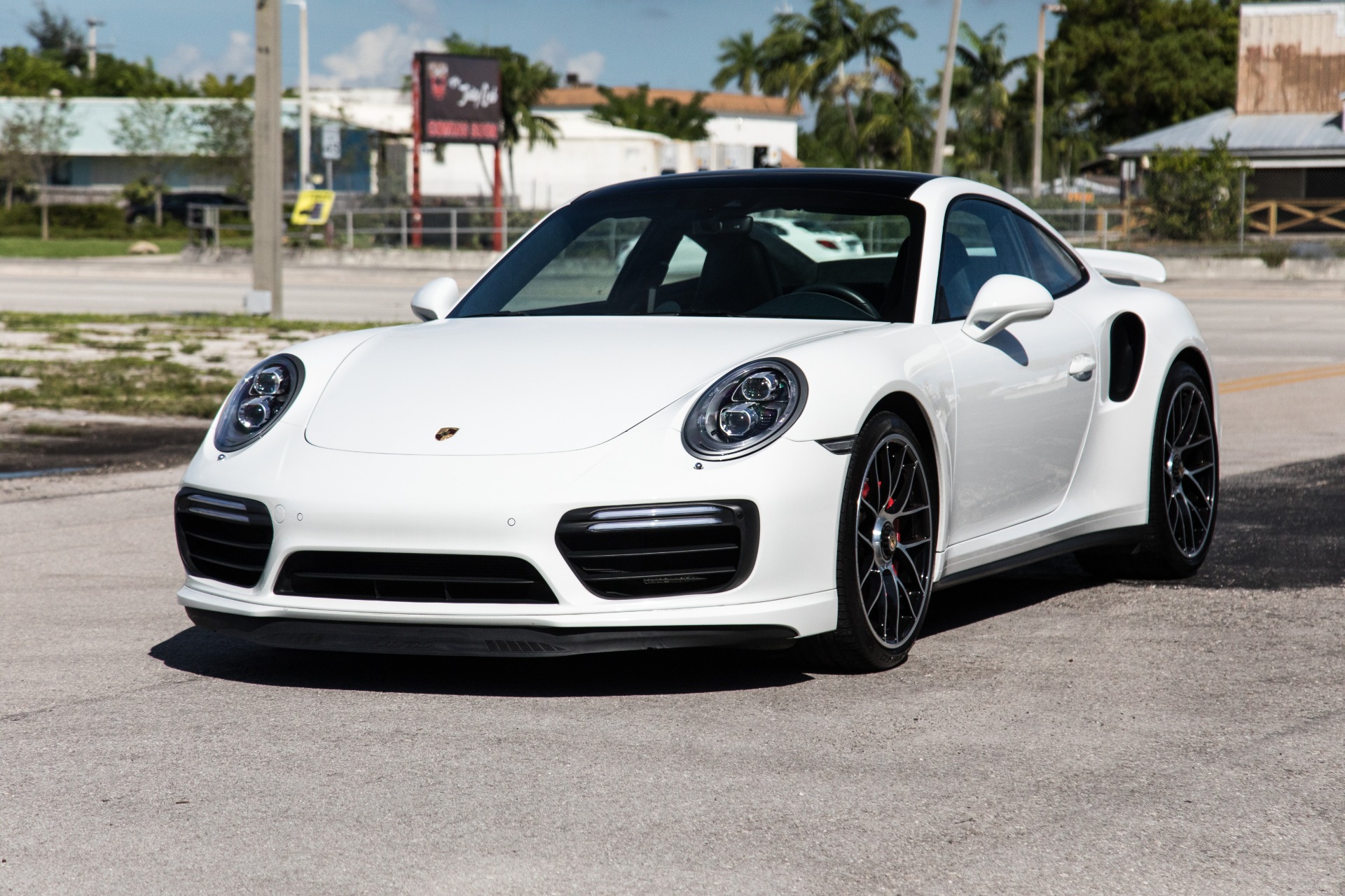 Used-2018-Porsche-911-Turbo