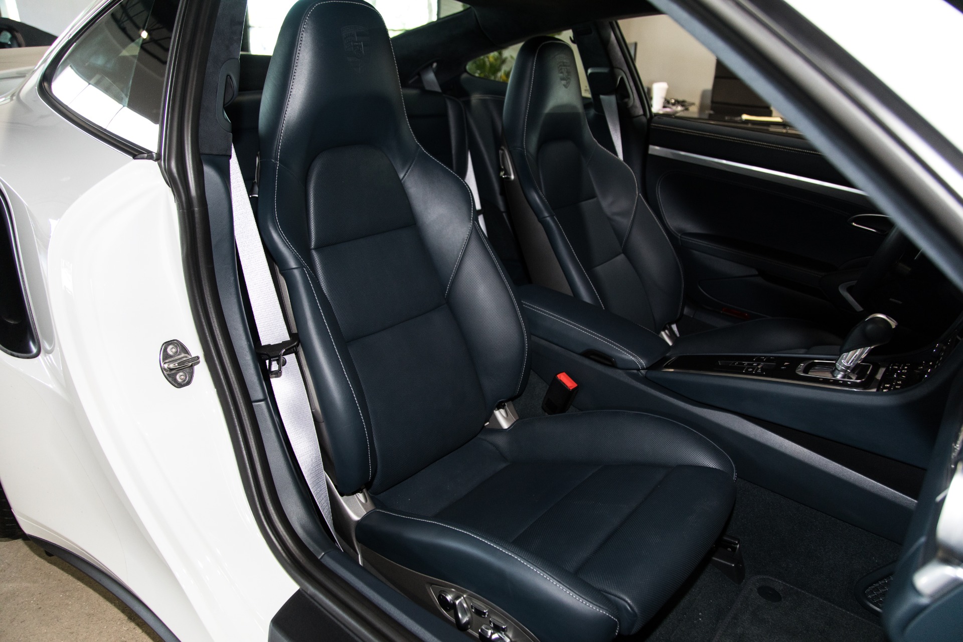 Used-2018-Porsche-911-Turbo