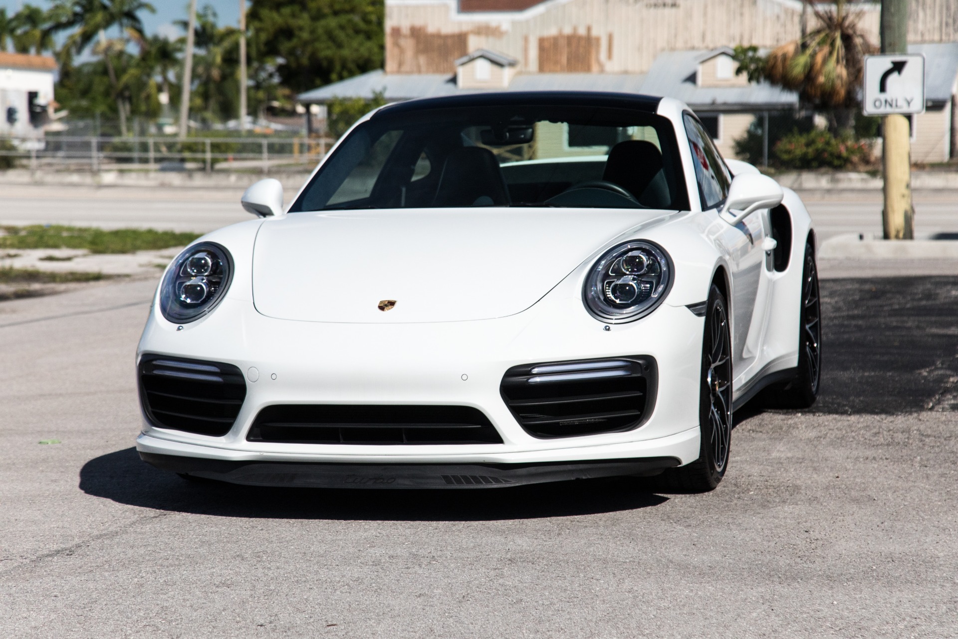 Used-2018-Porsche-911-Turbo