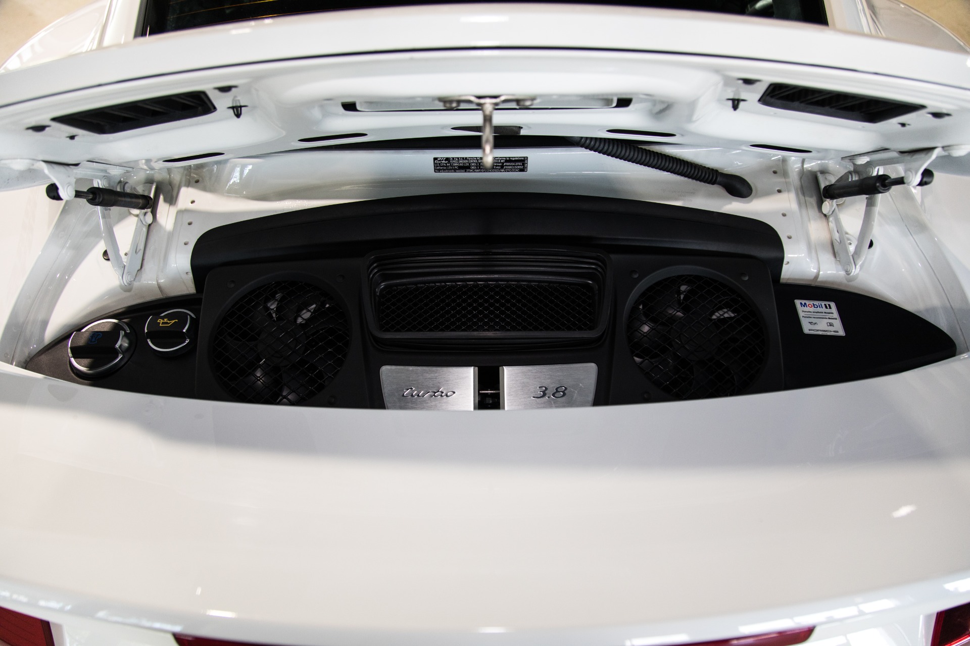 Used-2018-Porsche-911-Turbo