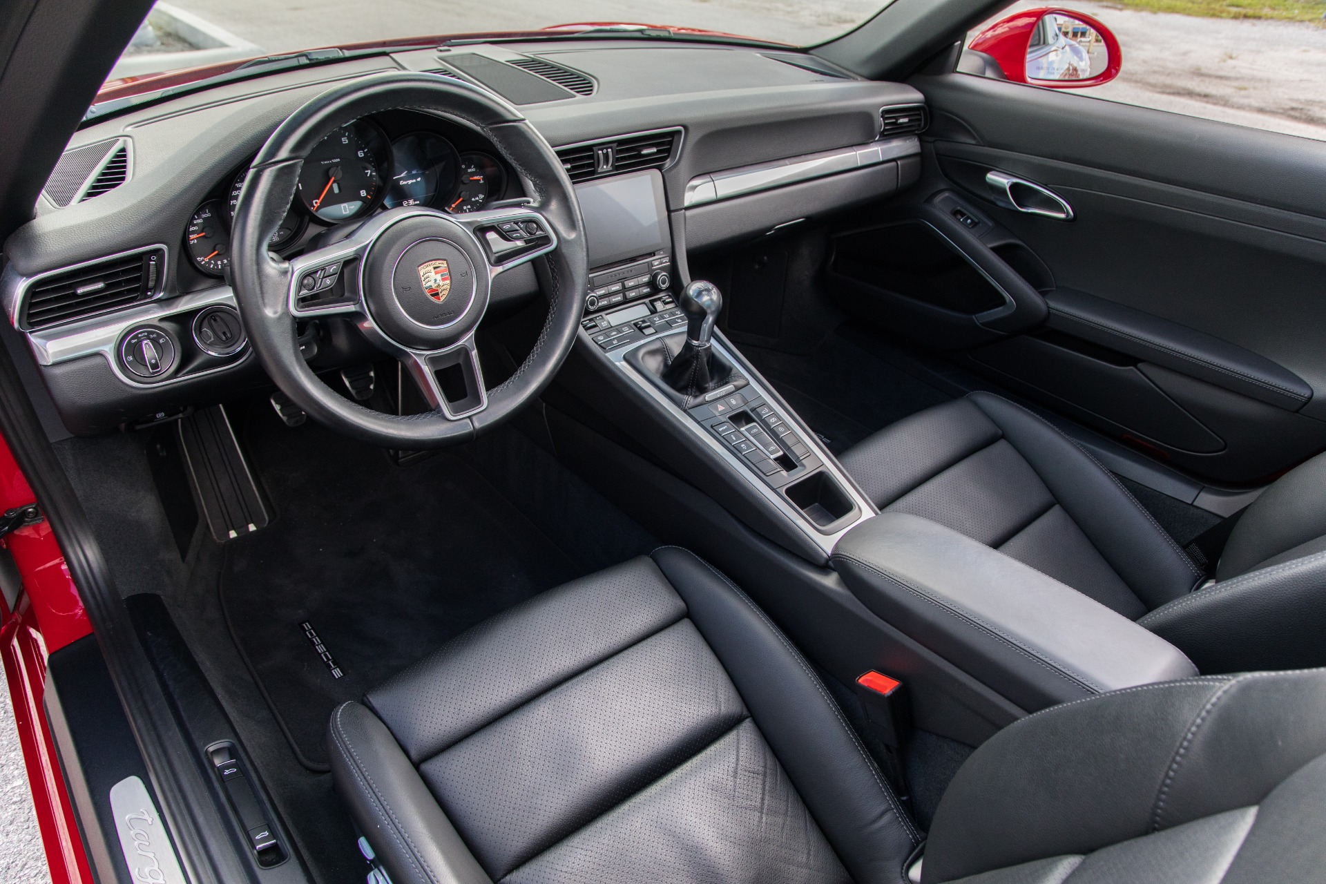 Used-2017-Porsche-911-Targa-4