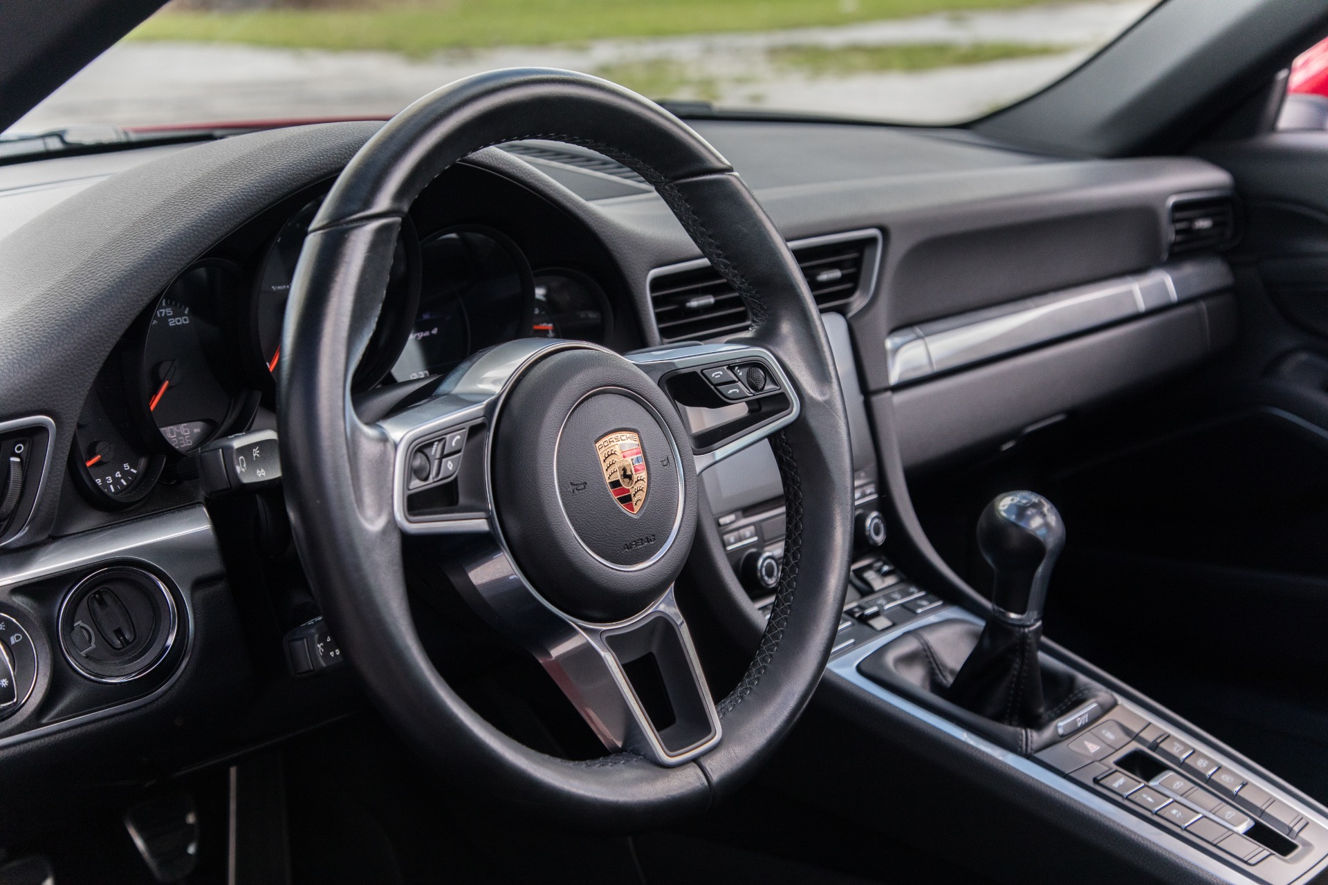 Used-2017-Porsche-911-Targa-4