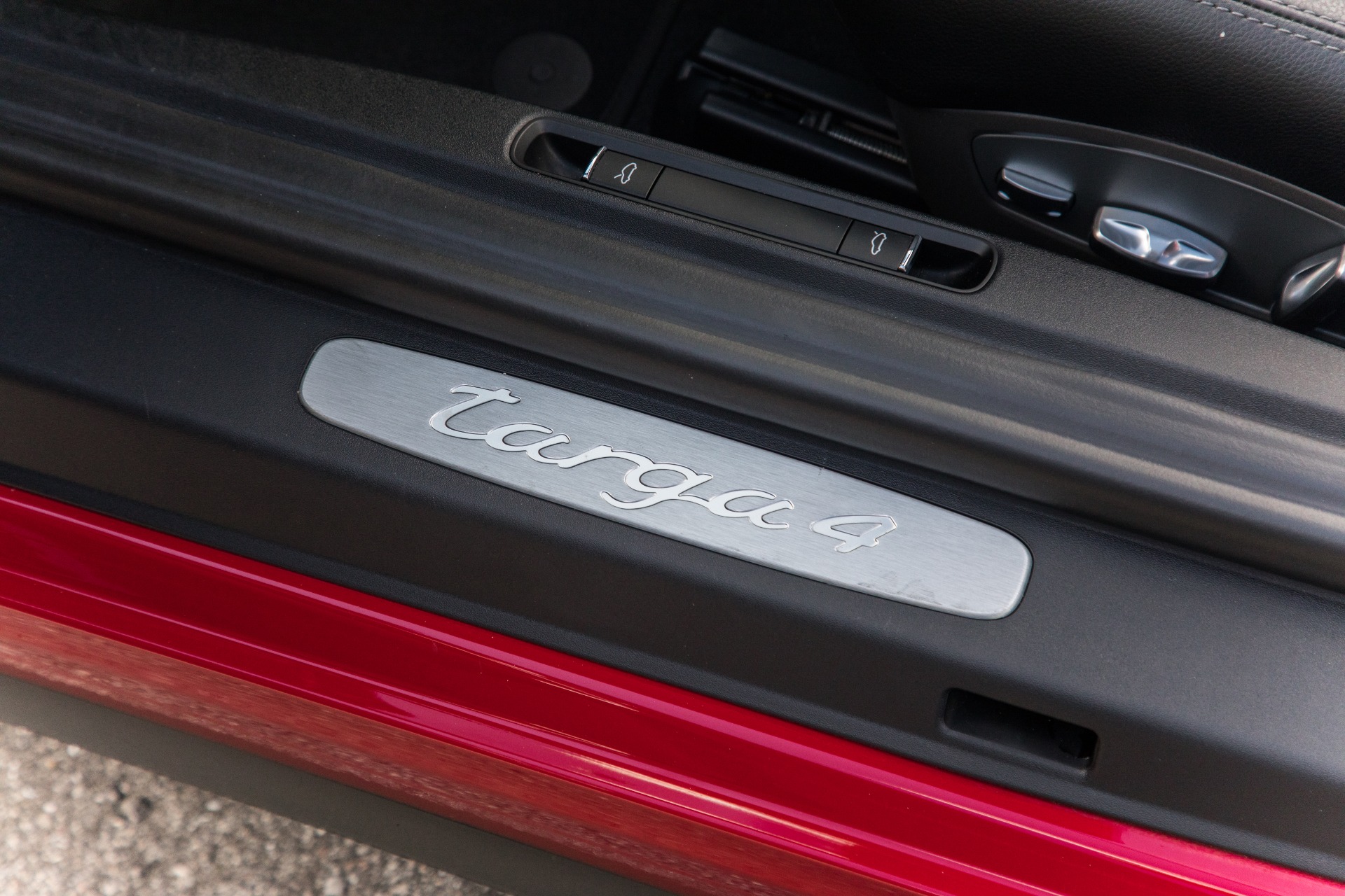 Used-2017-Porsche-911-Targa-4