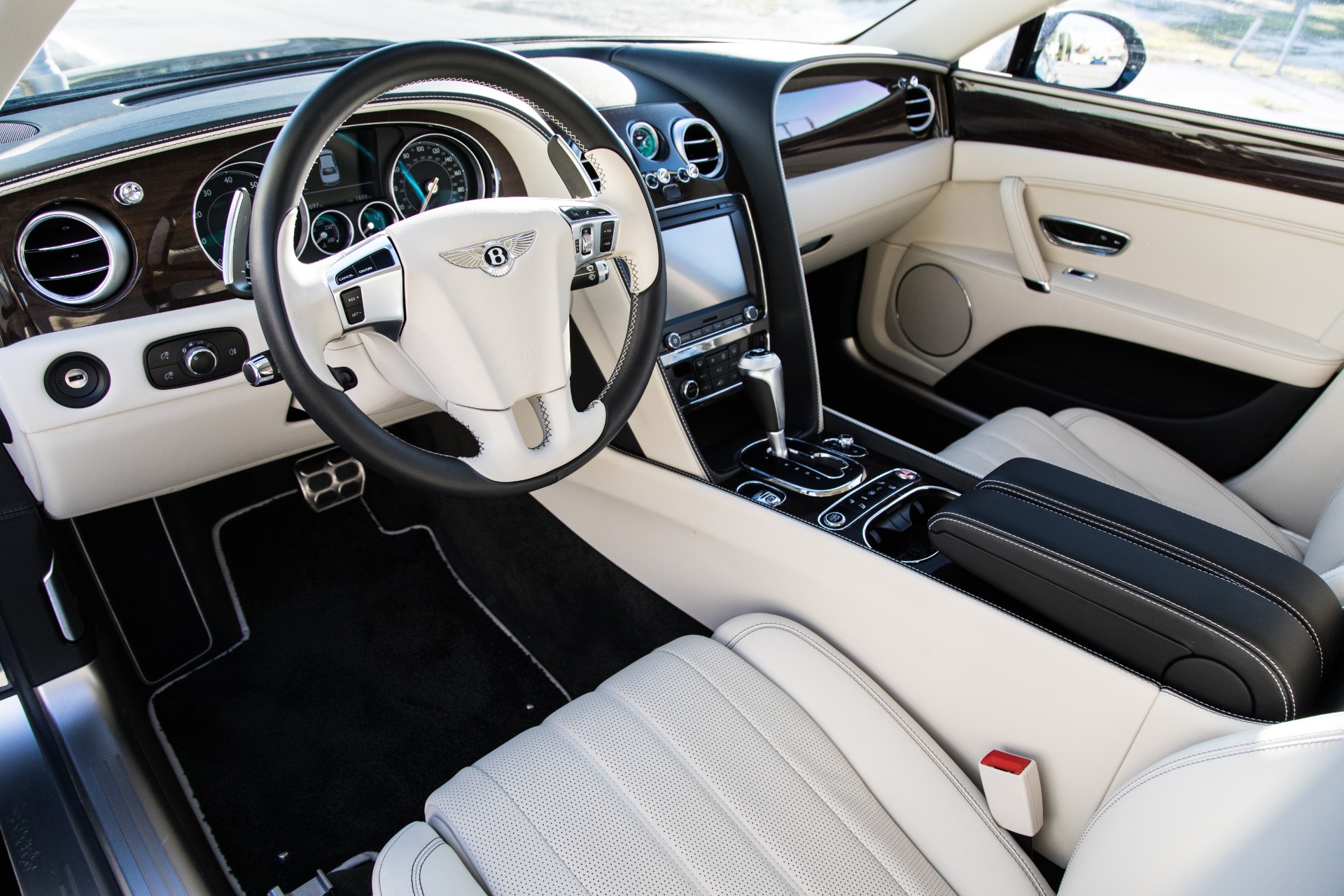 Used-2016-Bentley-Flying-Spur-V8