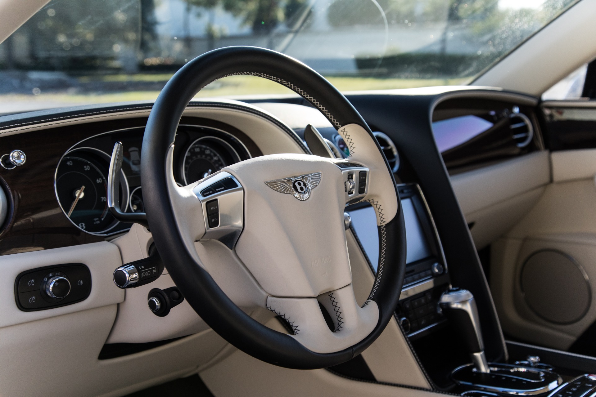 Used-2016-Bentley-Flying-Spur-V8