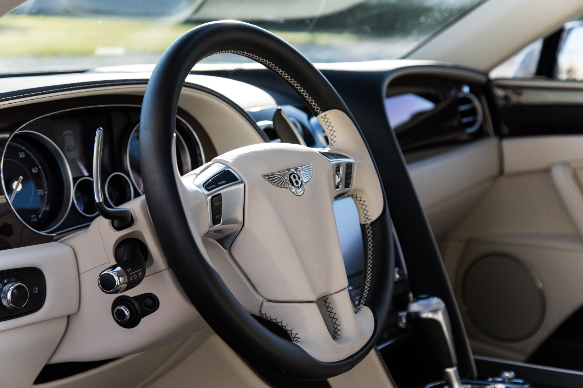 Used-2016-Bentley-Flying-Spur-V8