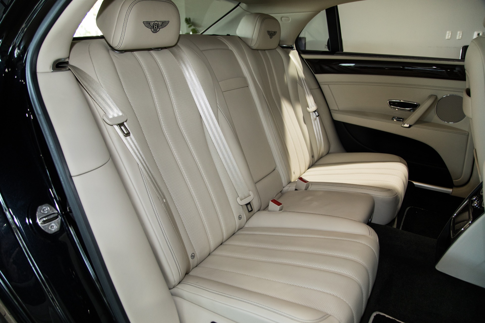 Used-2016-Bentley-Flying-Spur-V8