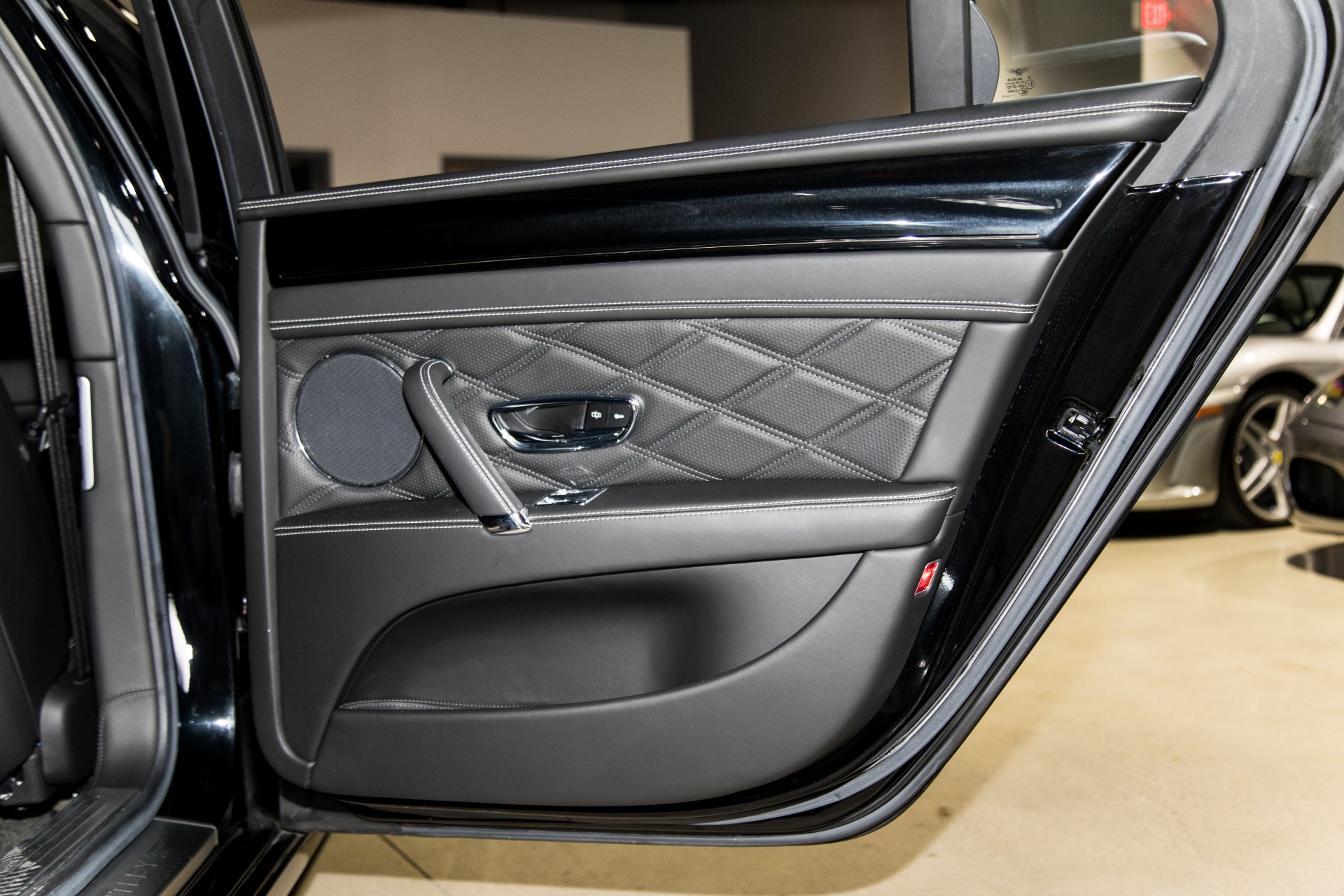 Used-2015-Bentley-Flying-Spur-V8