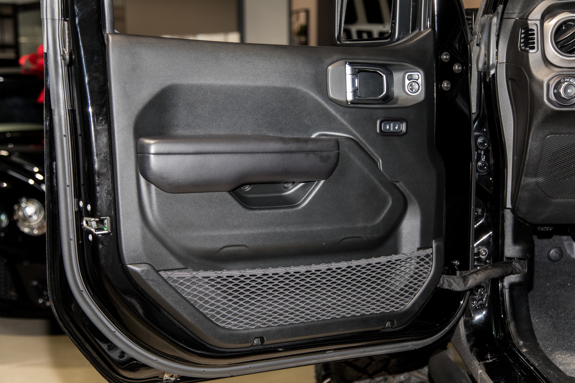 Used-2018-Jeep-Wrangler-Unlimited-Sport-Starwood