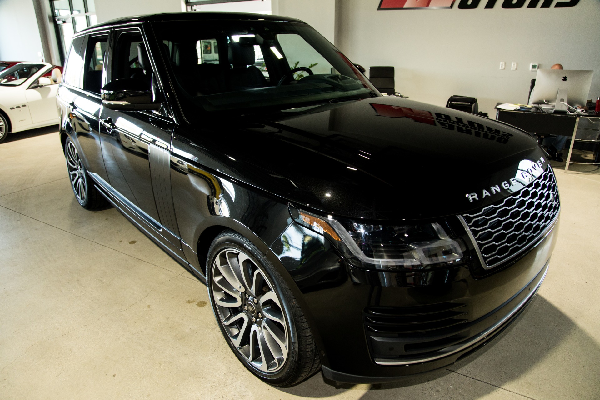 Used-2018-Land-Rover-Range-Rover-Supercharged