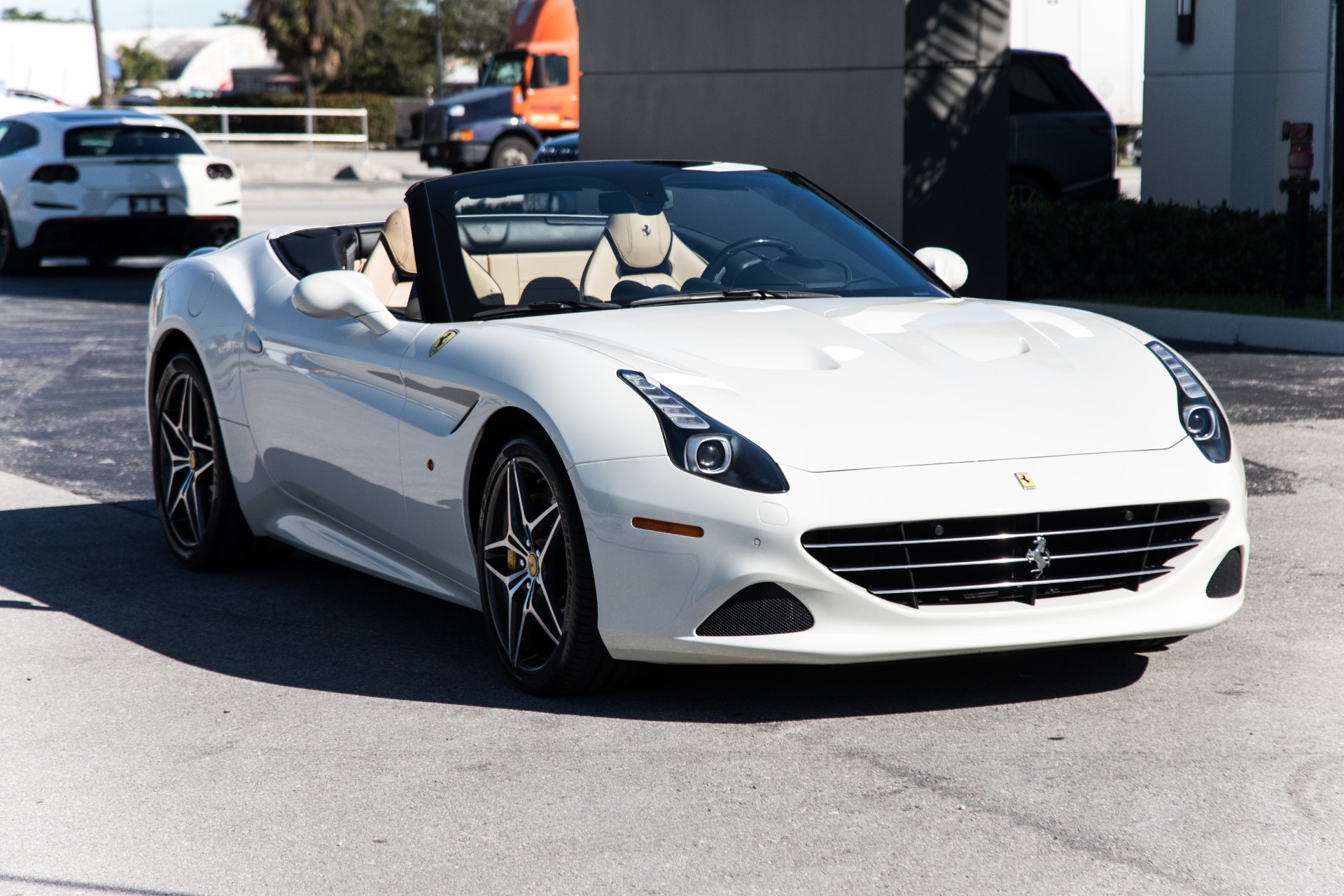 Used-2016-Ferrari-California-T
