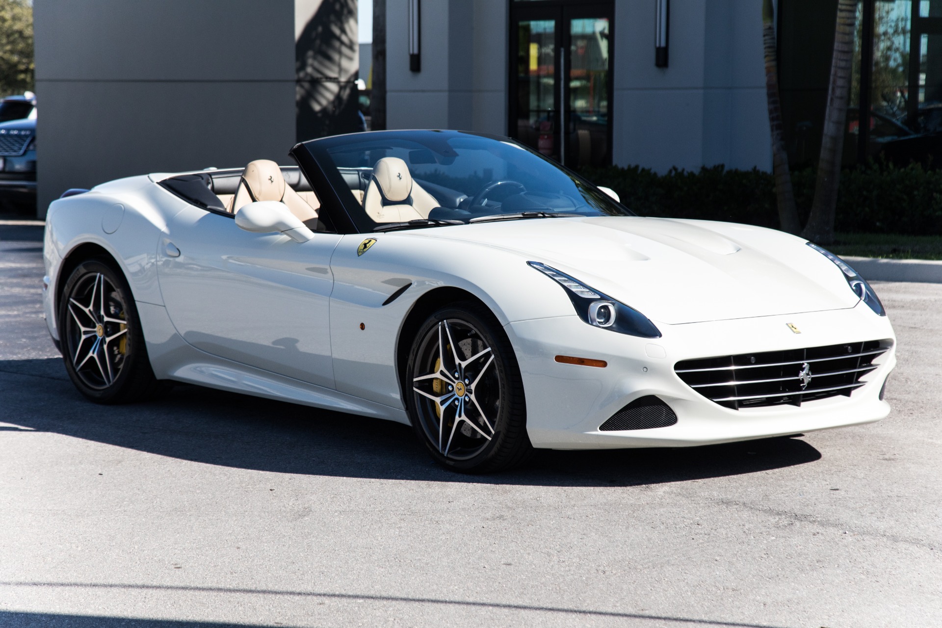 Used-2016-Ferrari-California-T