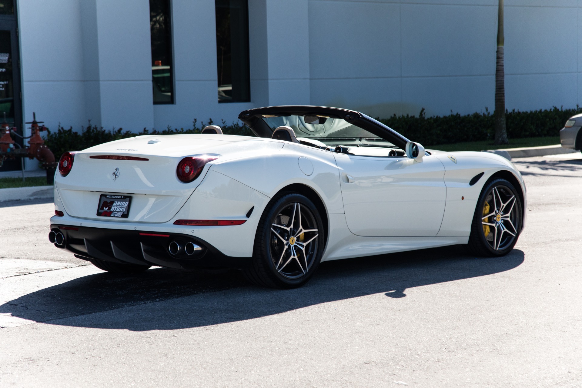 Used-2016-Ferrari-California-T