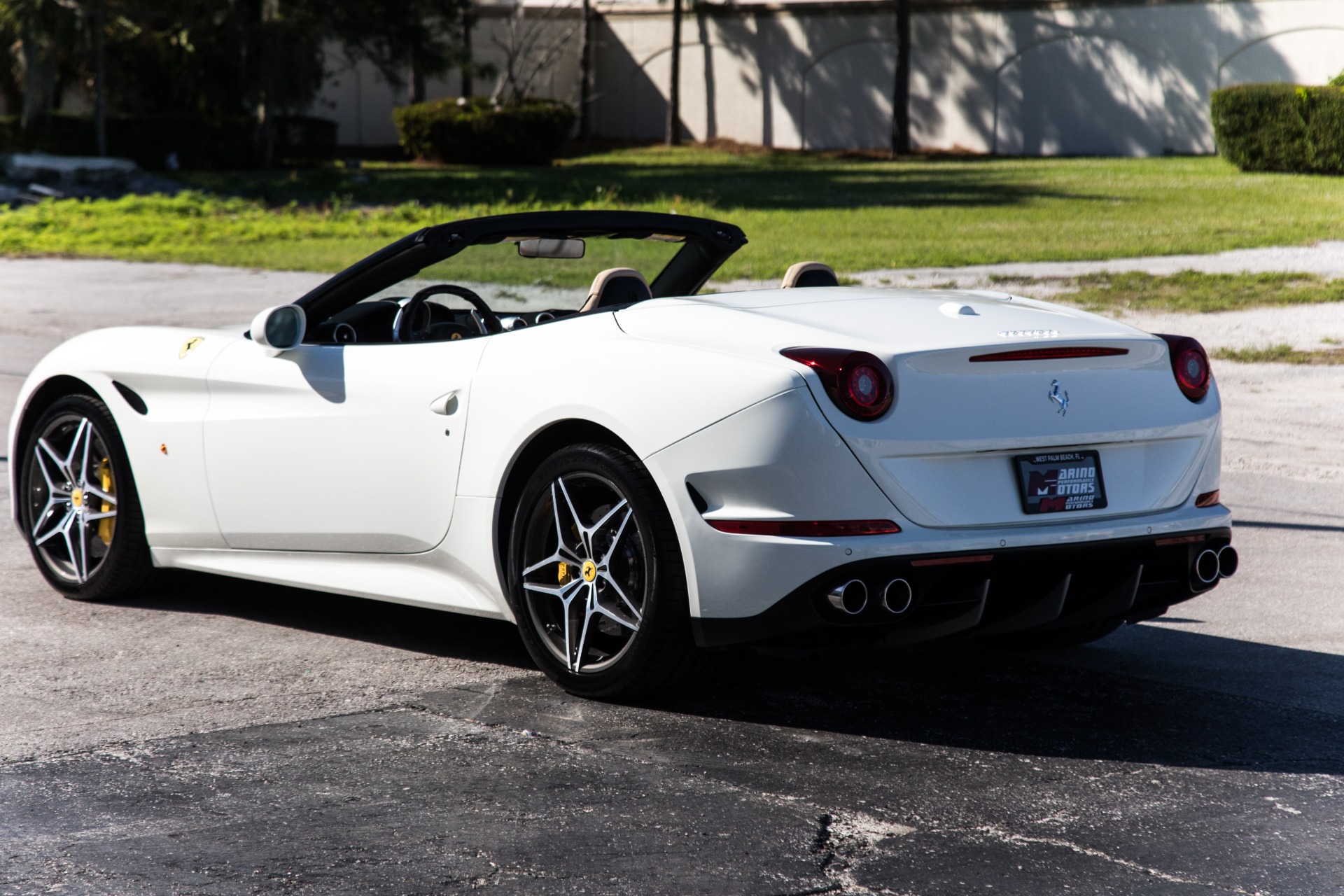 Used-2016-Ferrari-California-T