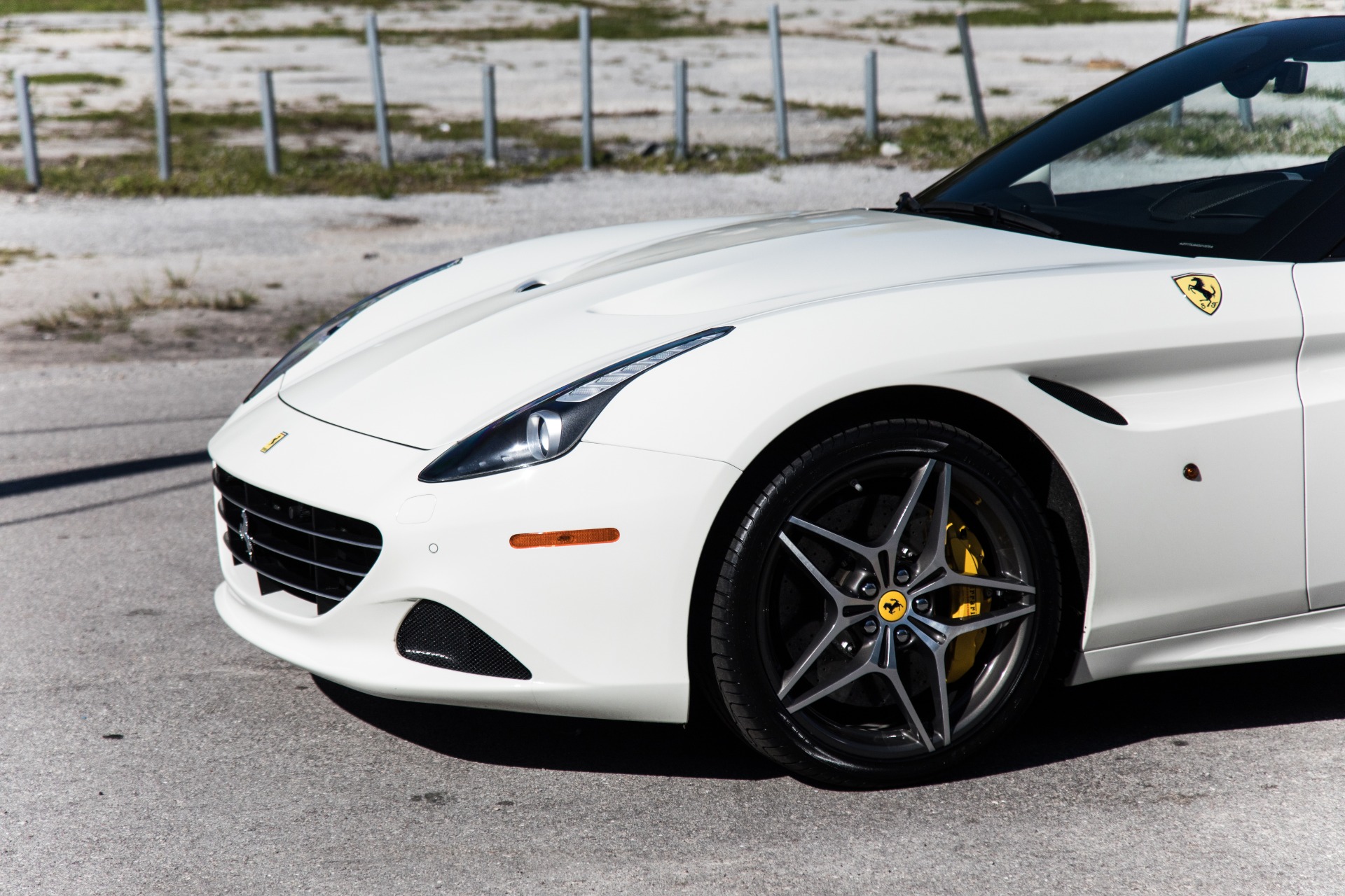 Used-2016-Ferrari-California-T