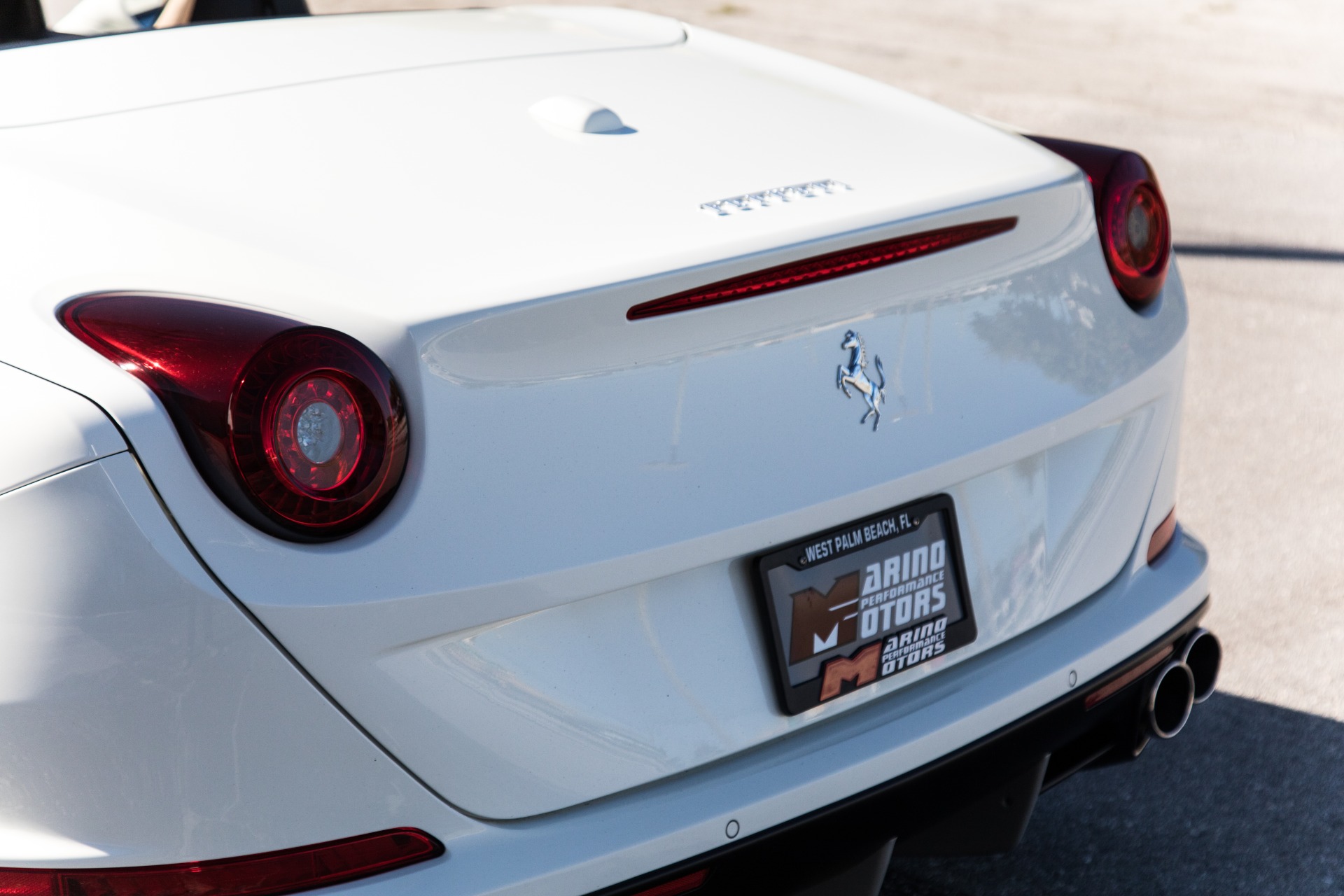 Used-2016-Ferrari-California-T