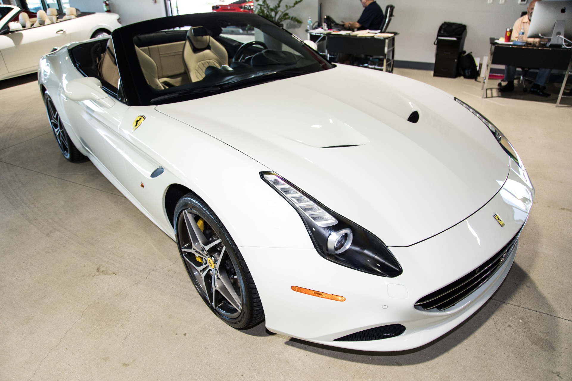 Used-2016-Ferrari-California-T