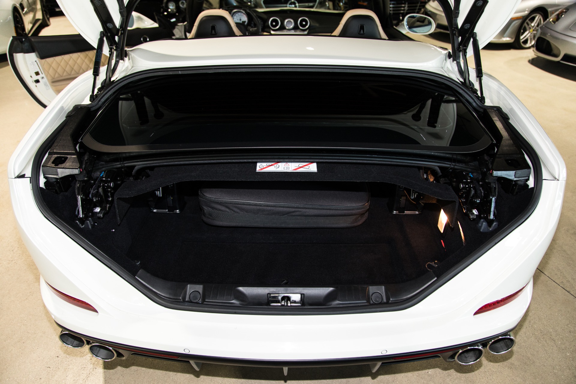 Used-2016-Ferrari-California-T