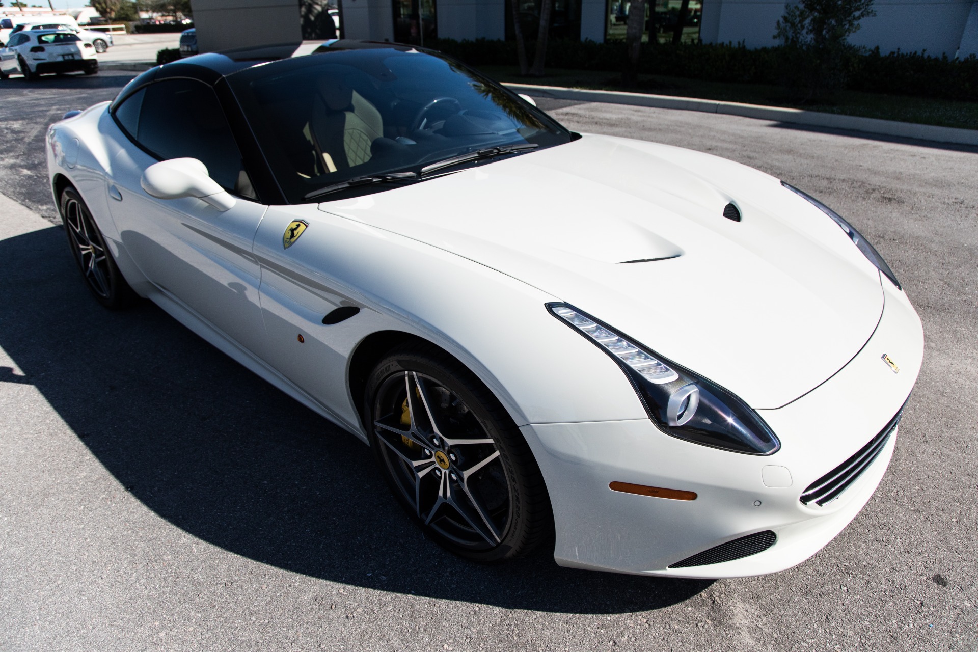Used-2016-Ferrari-California-T
