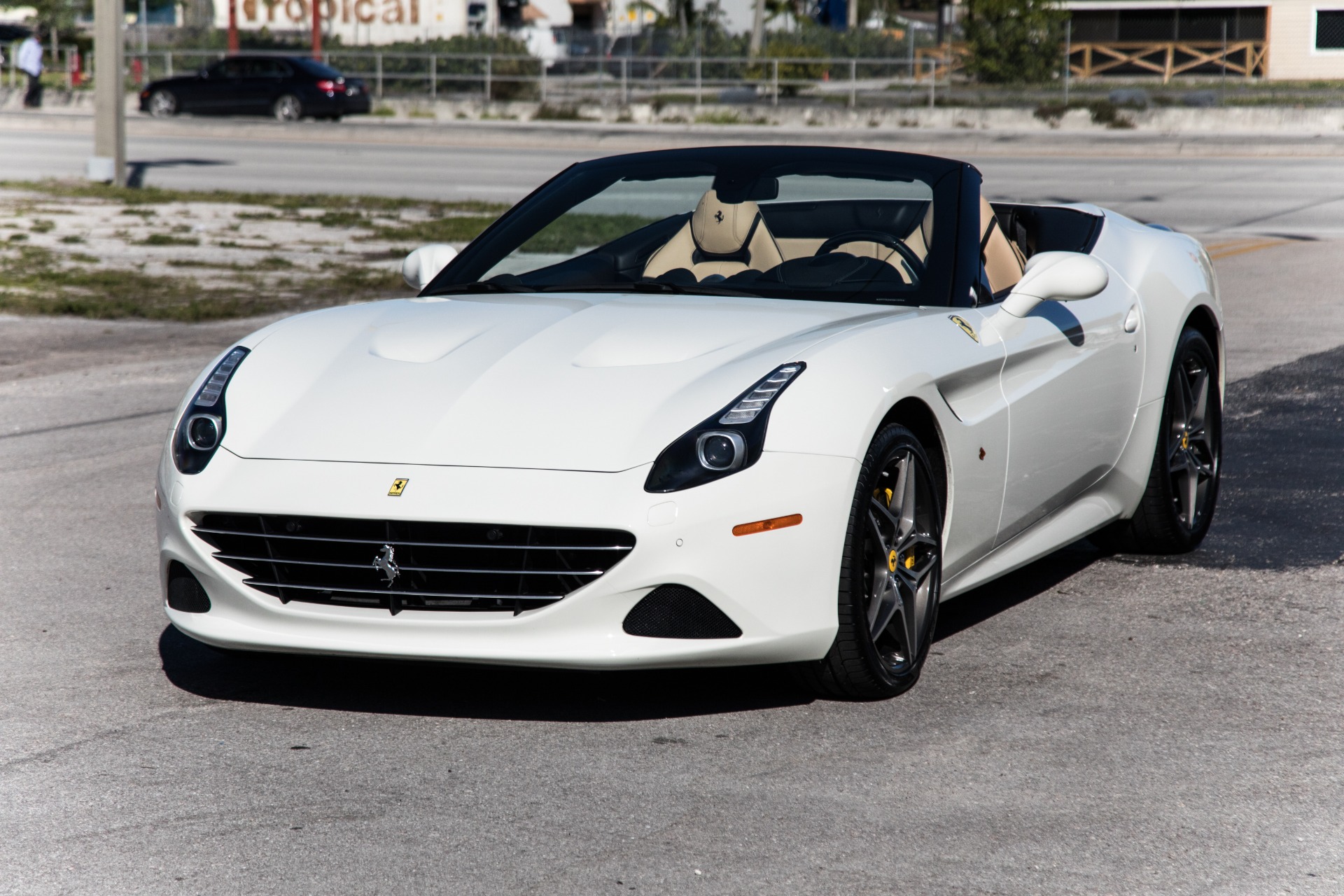 Used-2016-Ferrari-California-T