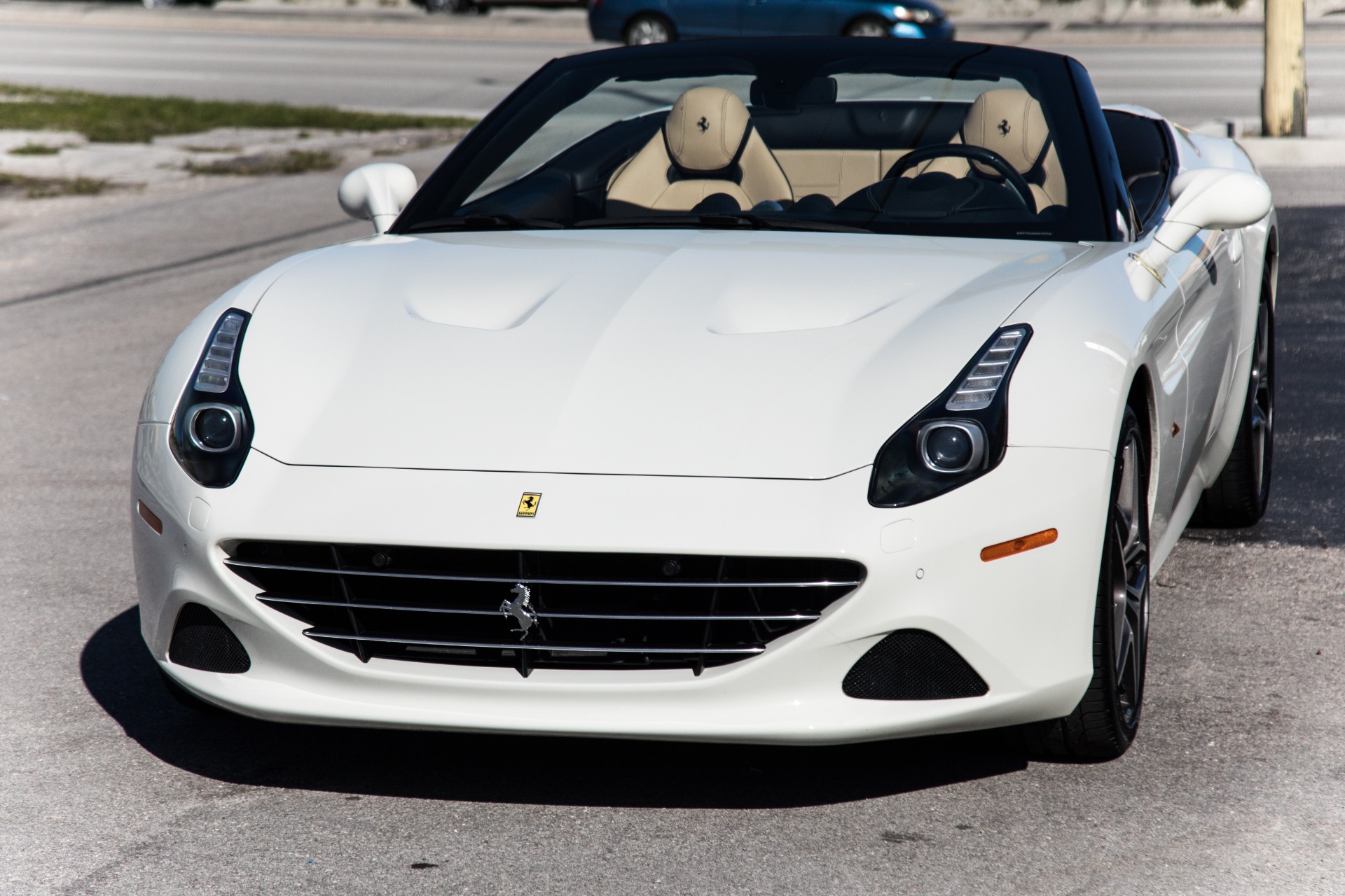 Used-2016-Ferrari-California-T