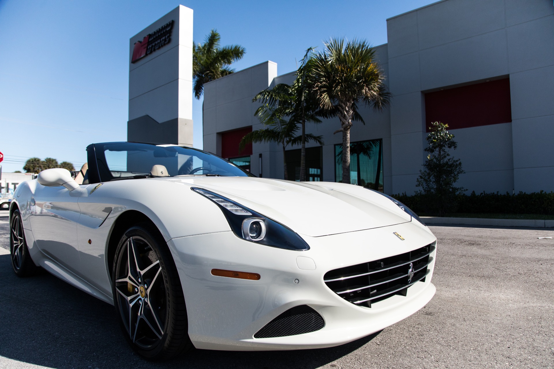 Used-2016-Ferrari-California-T