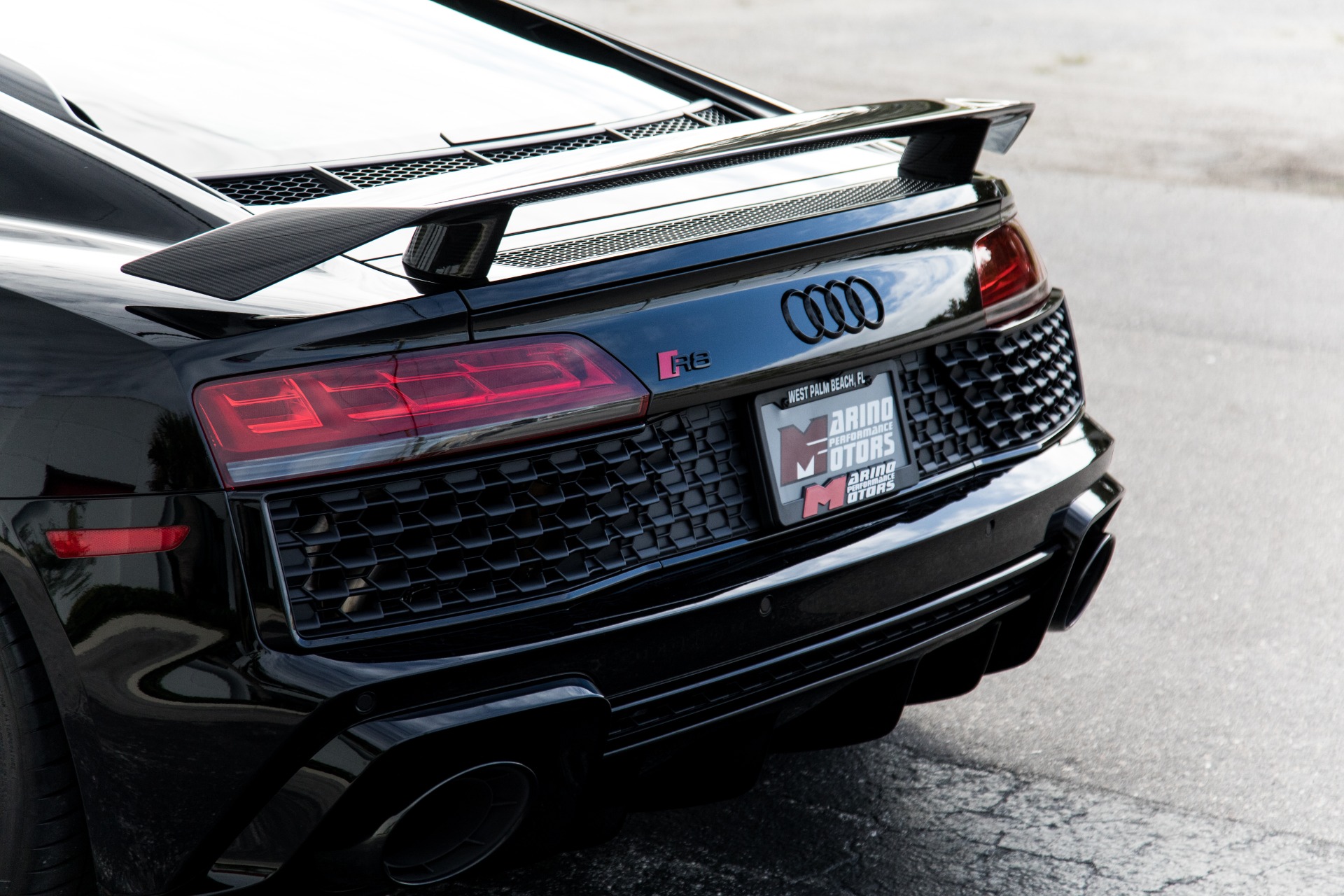 Used-2020-Audi-R8-52-quattro-V10-performance-Decennium