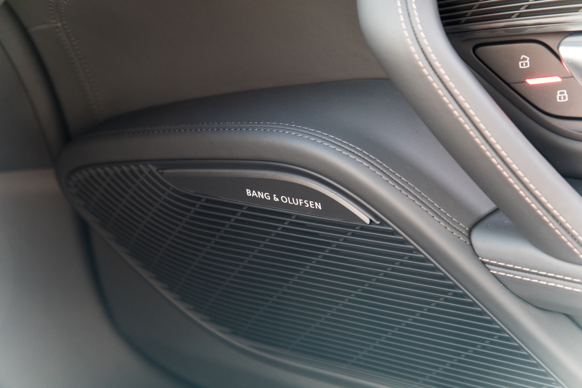 Used-2020-Audi-R8-52-quattro-V10-performance-Decennium