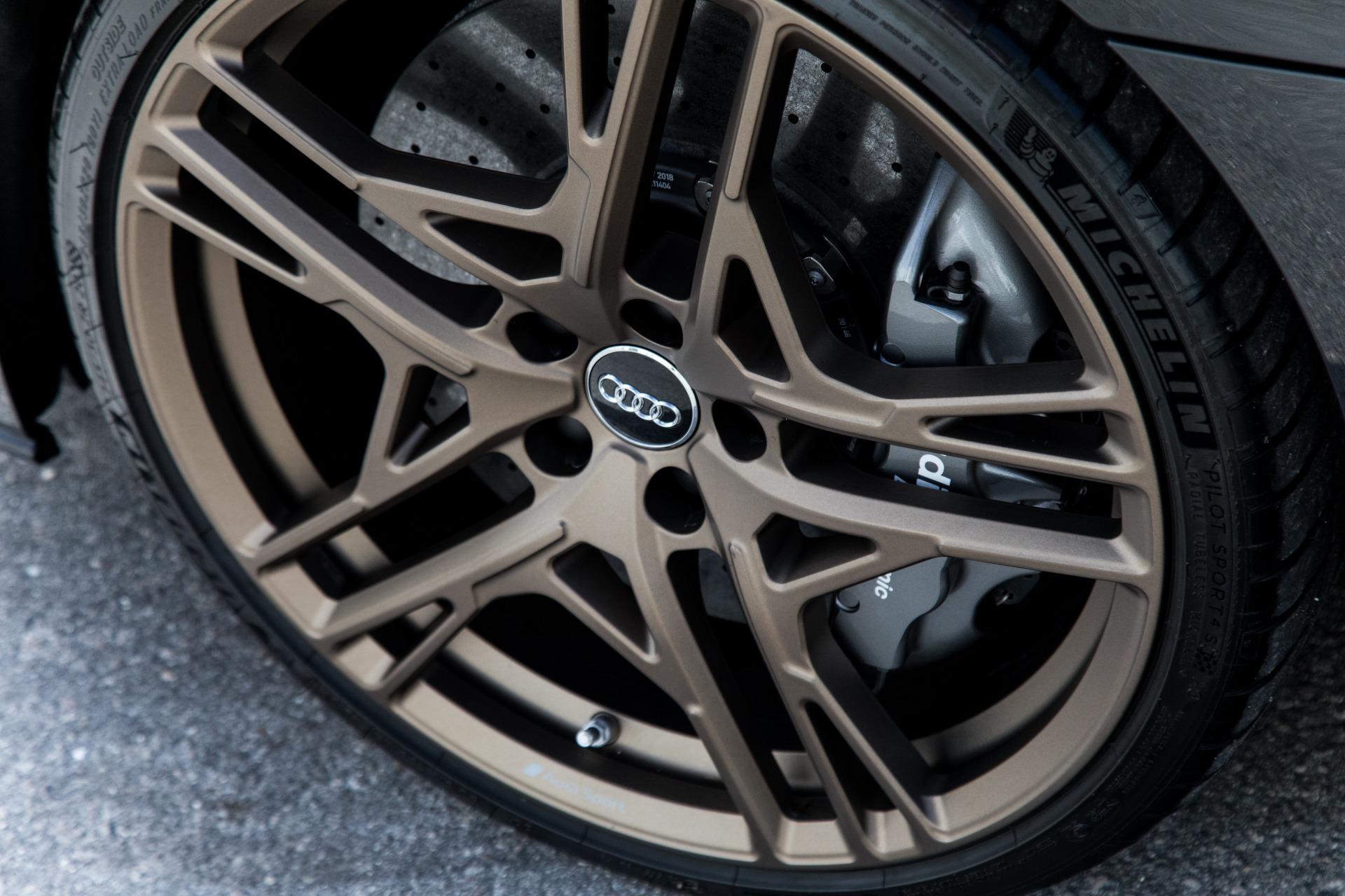 Used-2020-Audi-R8-52-quattro-V10-performance-Decennium