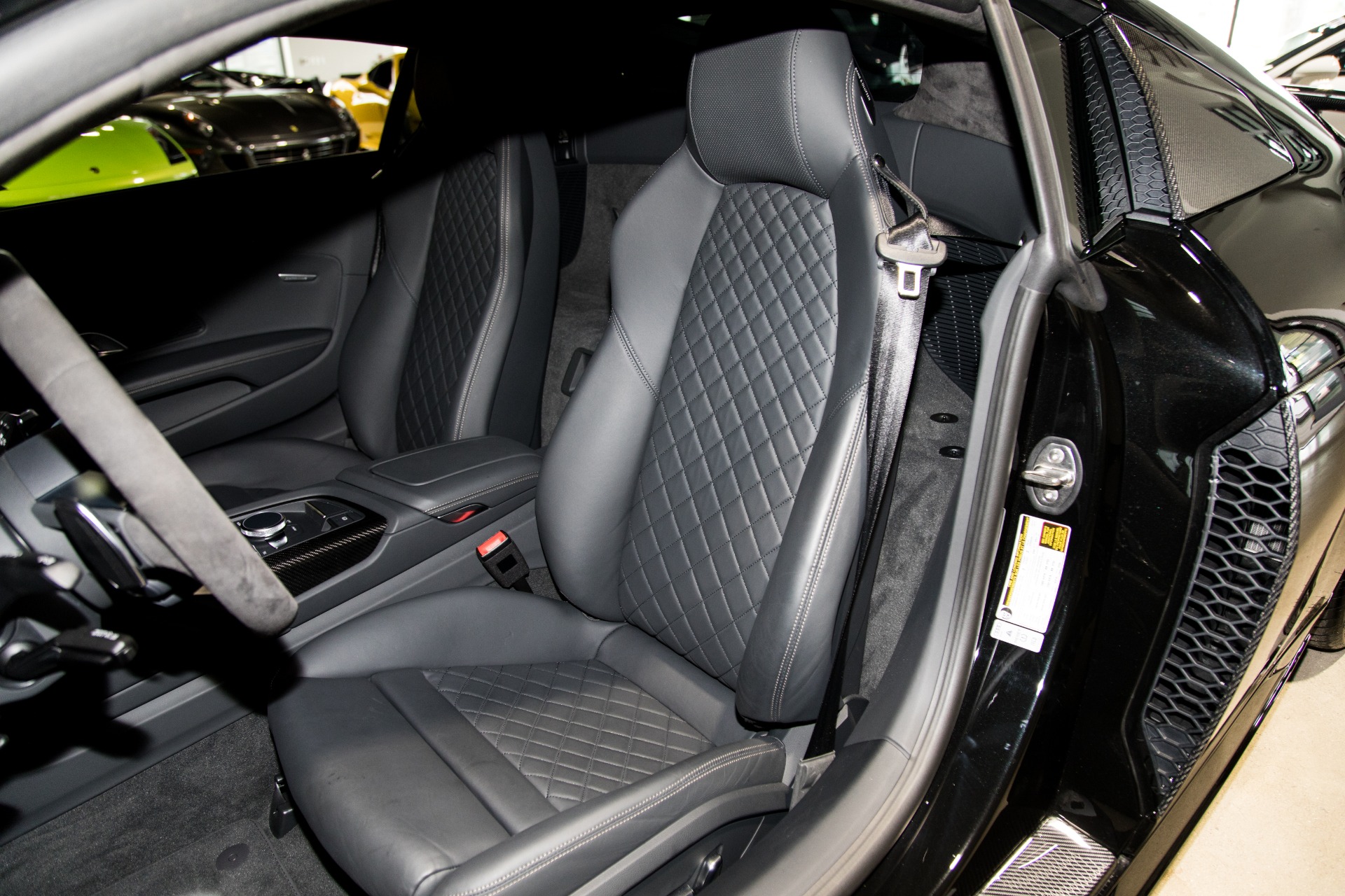 Used-2020-Audi-R8-52-quattro-V10-performance-Decennium