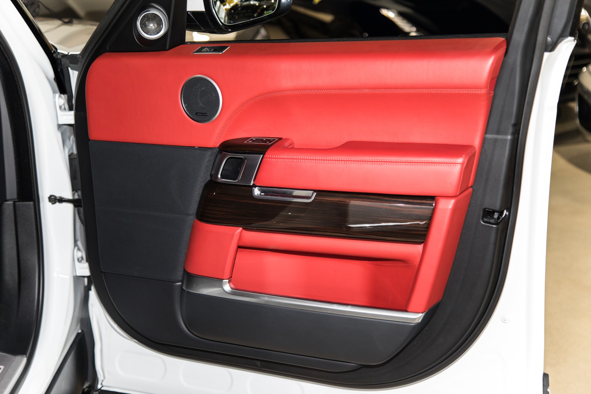 Used-2015-Land-Rover-Range-Rover-Autobiography
