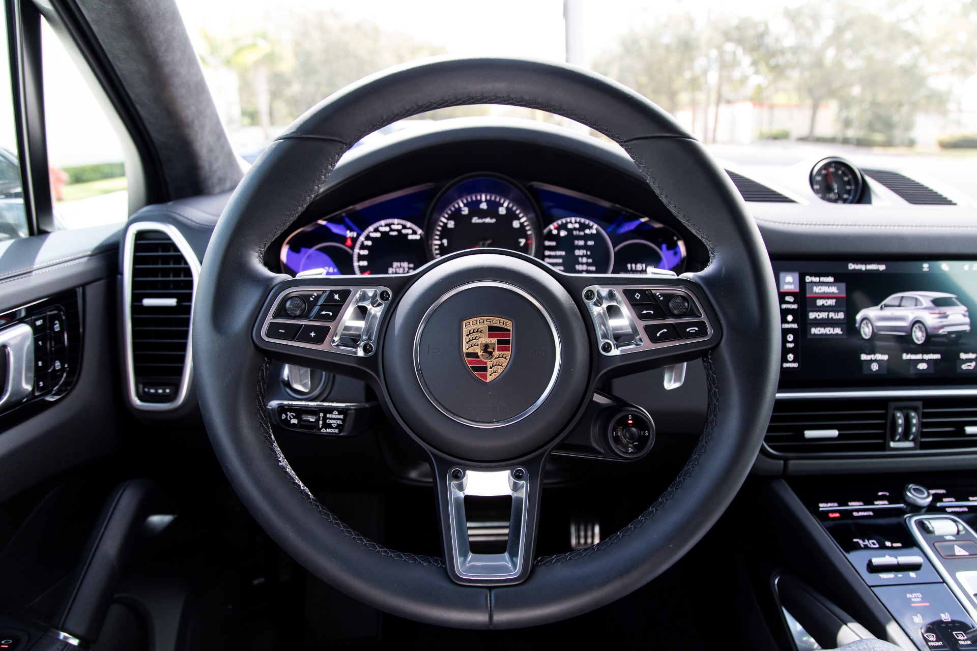 Used-2019-Porsche-Cayenne-Turbo