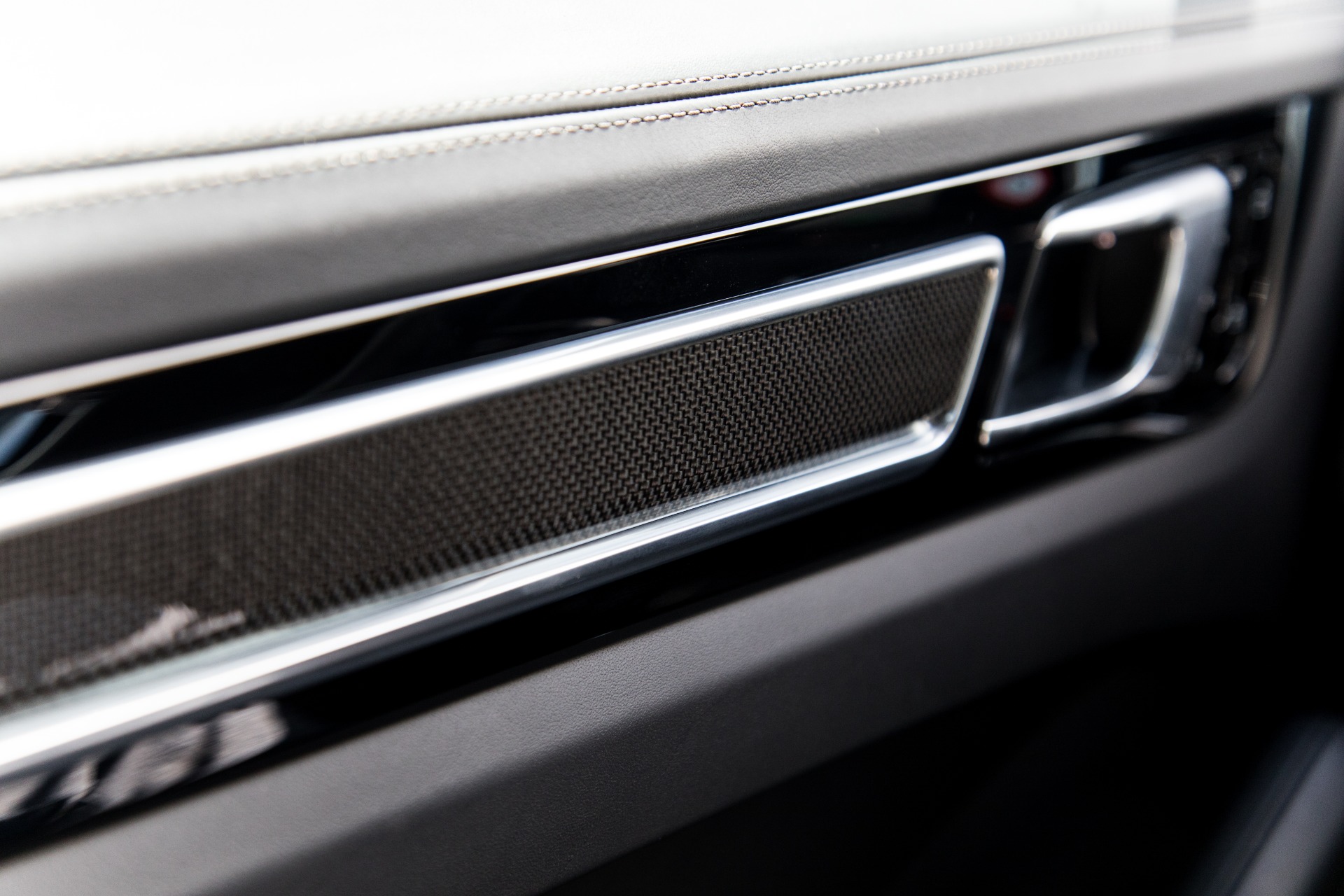 Used-2019-Porsche-Cayenne-Turbo