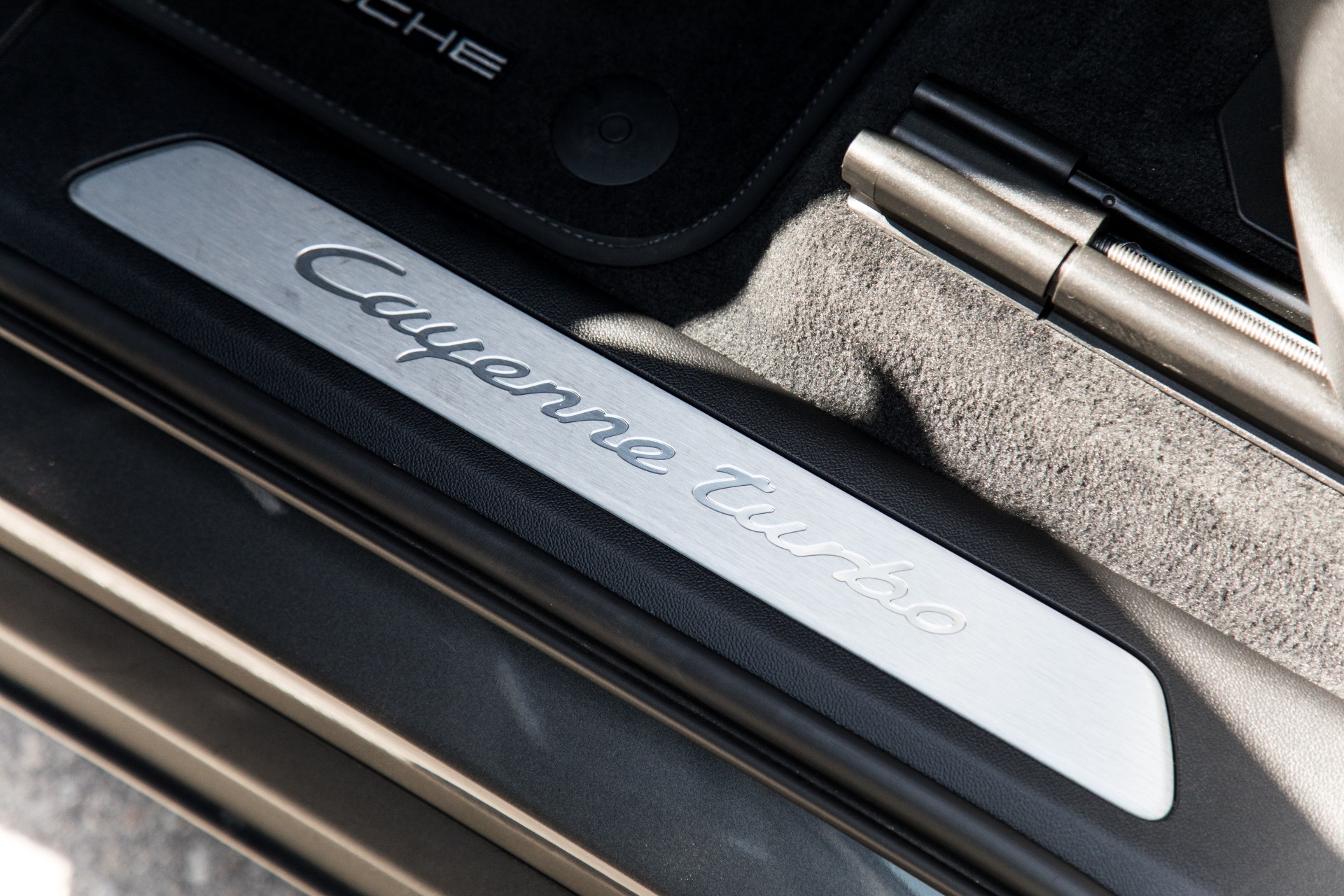 Used-2019-Porsche-Cayenne-Turbo