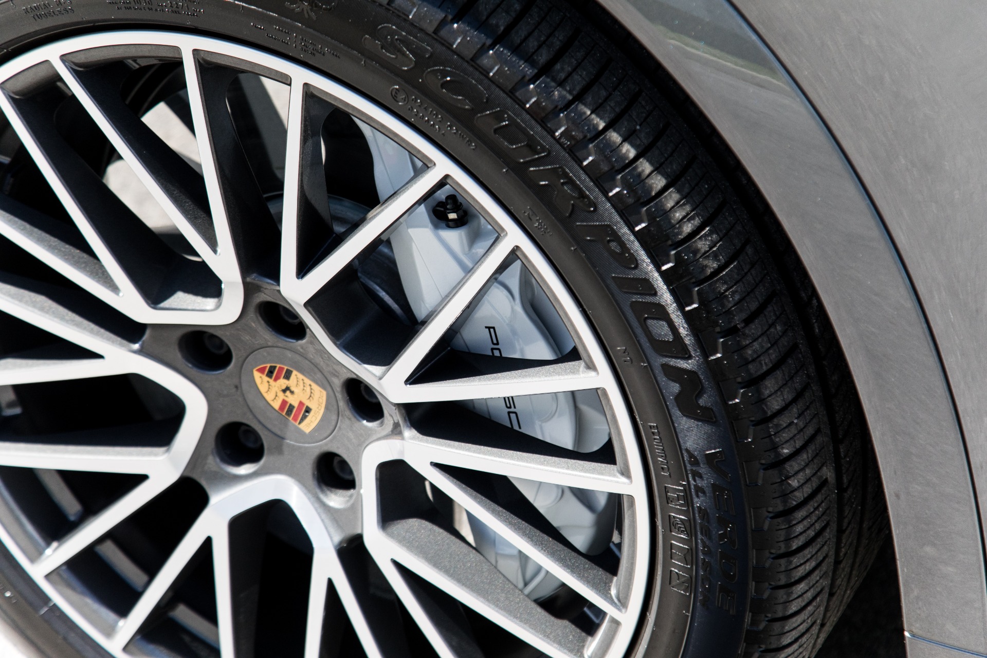 Used-2019-Porsche-Cayenne-Turbo