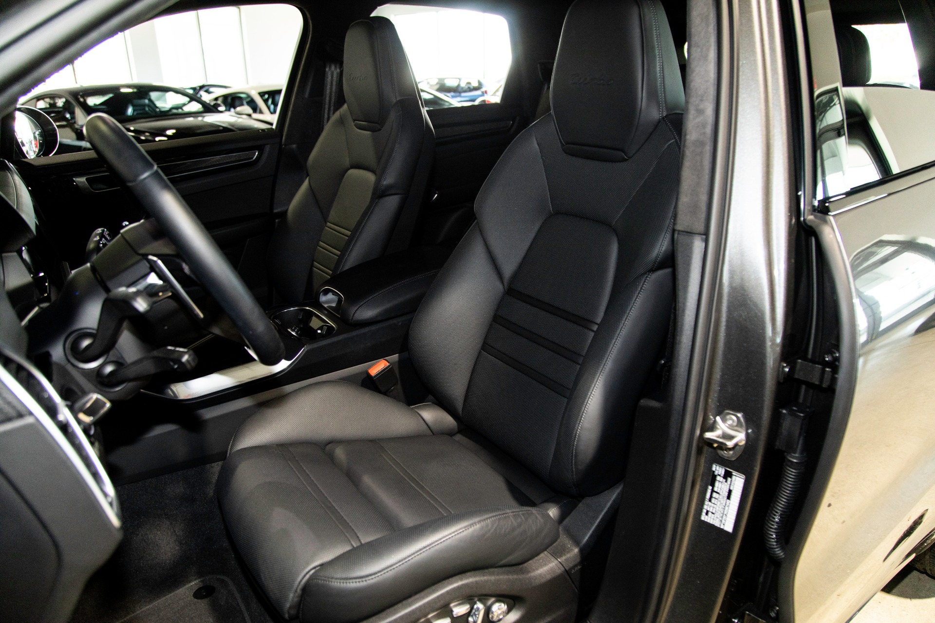 Used-2019-Porsche-Cayenne-Turbo