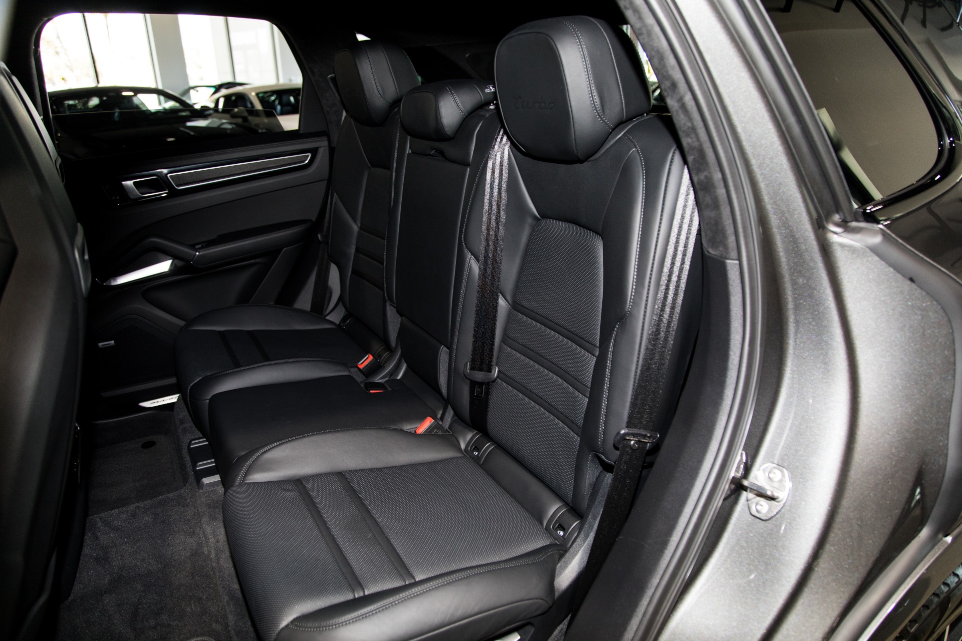 Used-2019-Porsche-Cayenne-Turbo