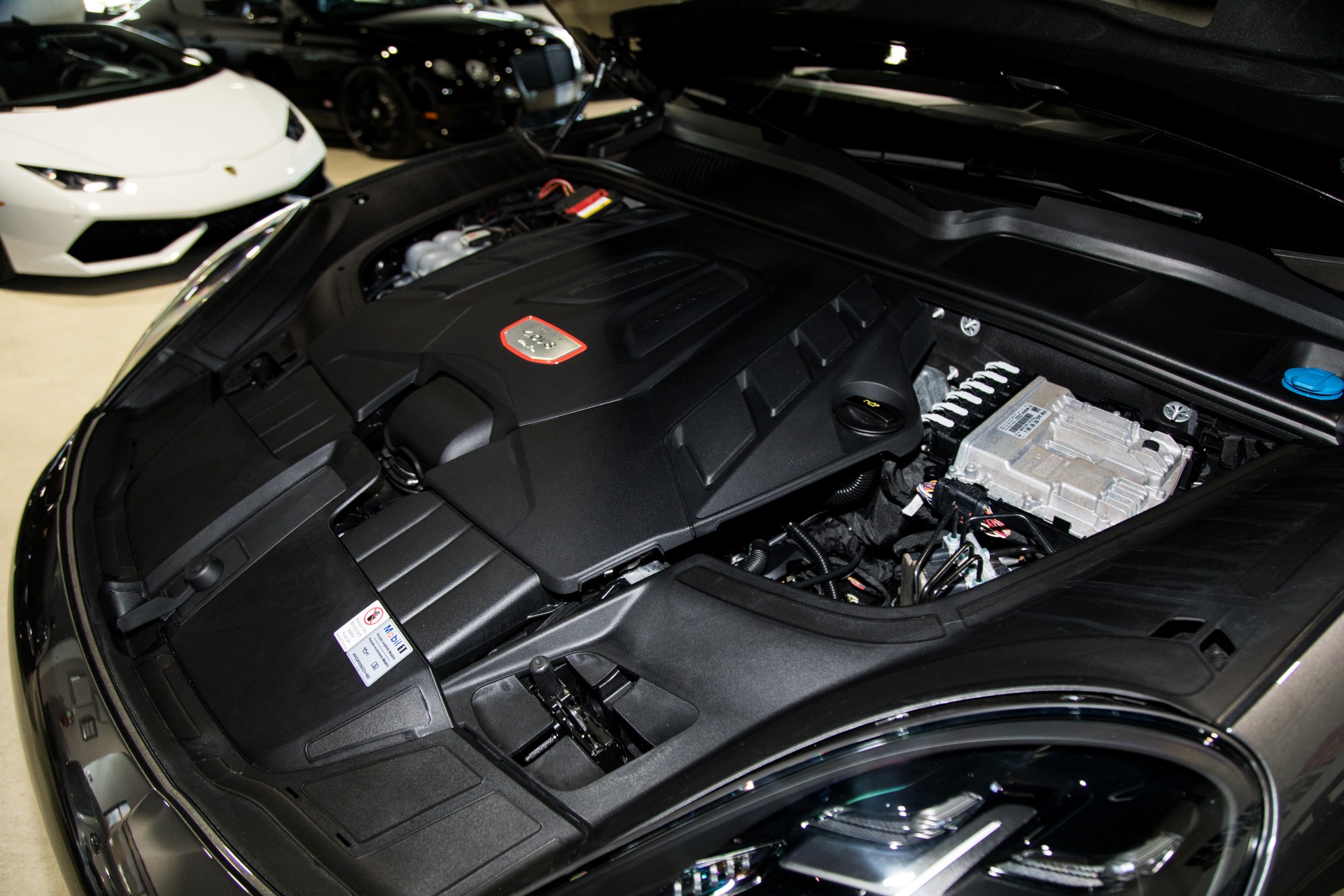 Used-2019-Porsche-Cayenne-Turbo