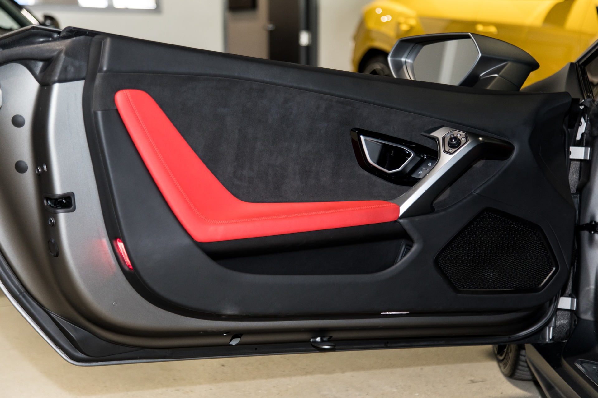 Used-2015-Lamborghini-Huracan-LP-610-4