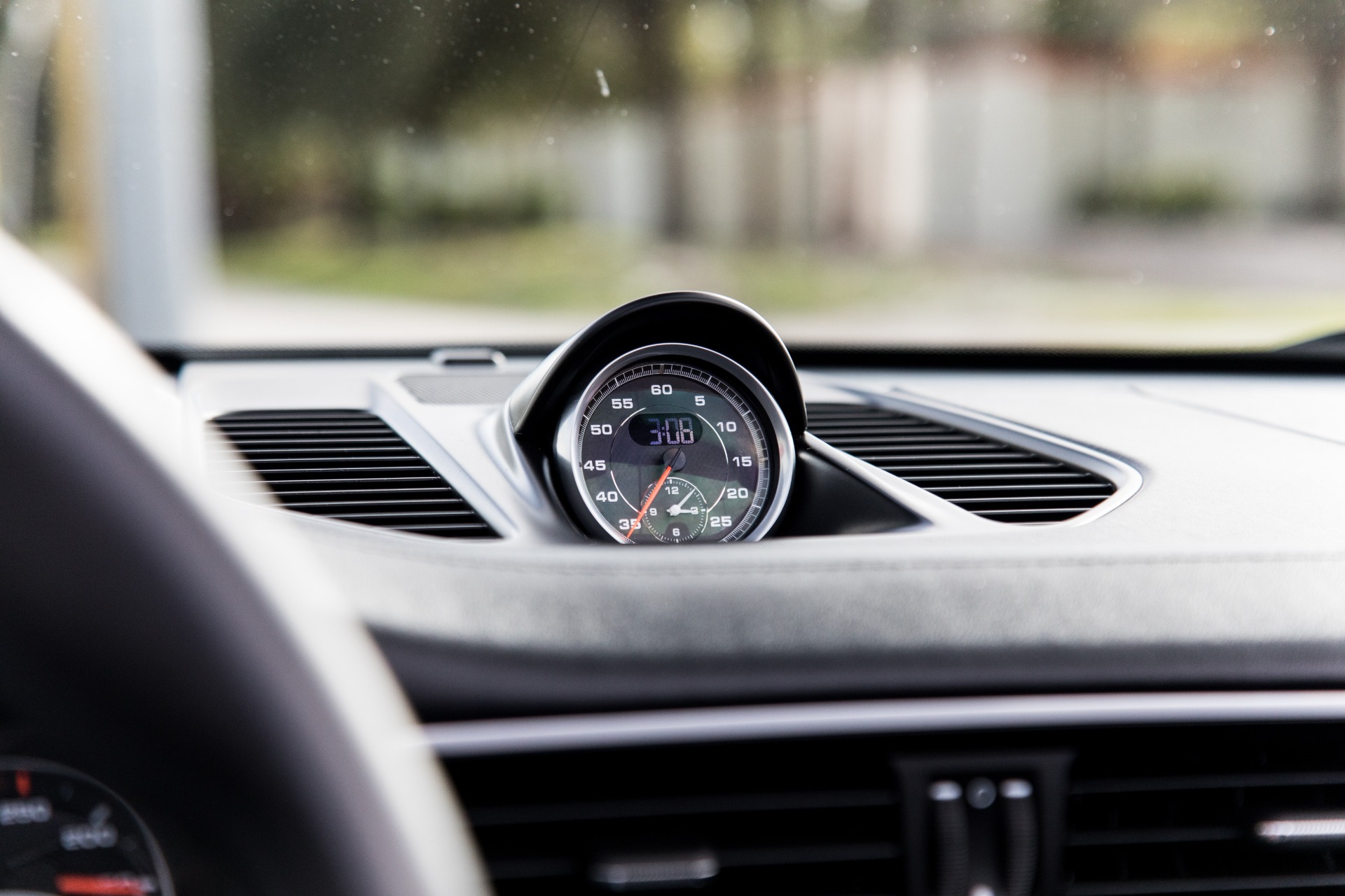 Used-2015-Porsche-911-Turbo