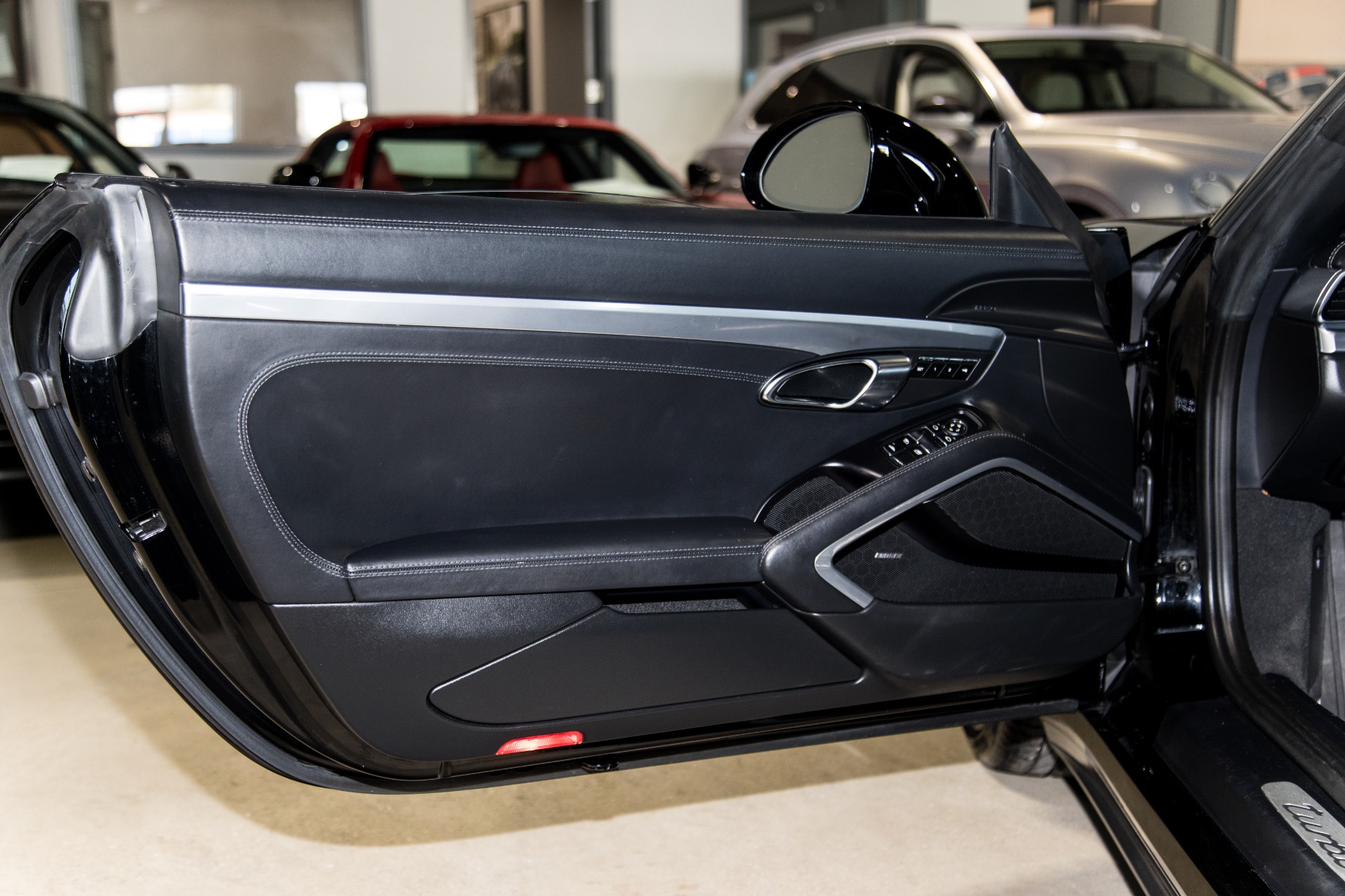 Used-2015-Porsche-911-Turbo