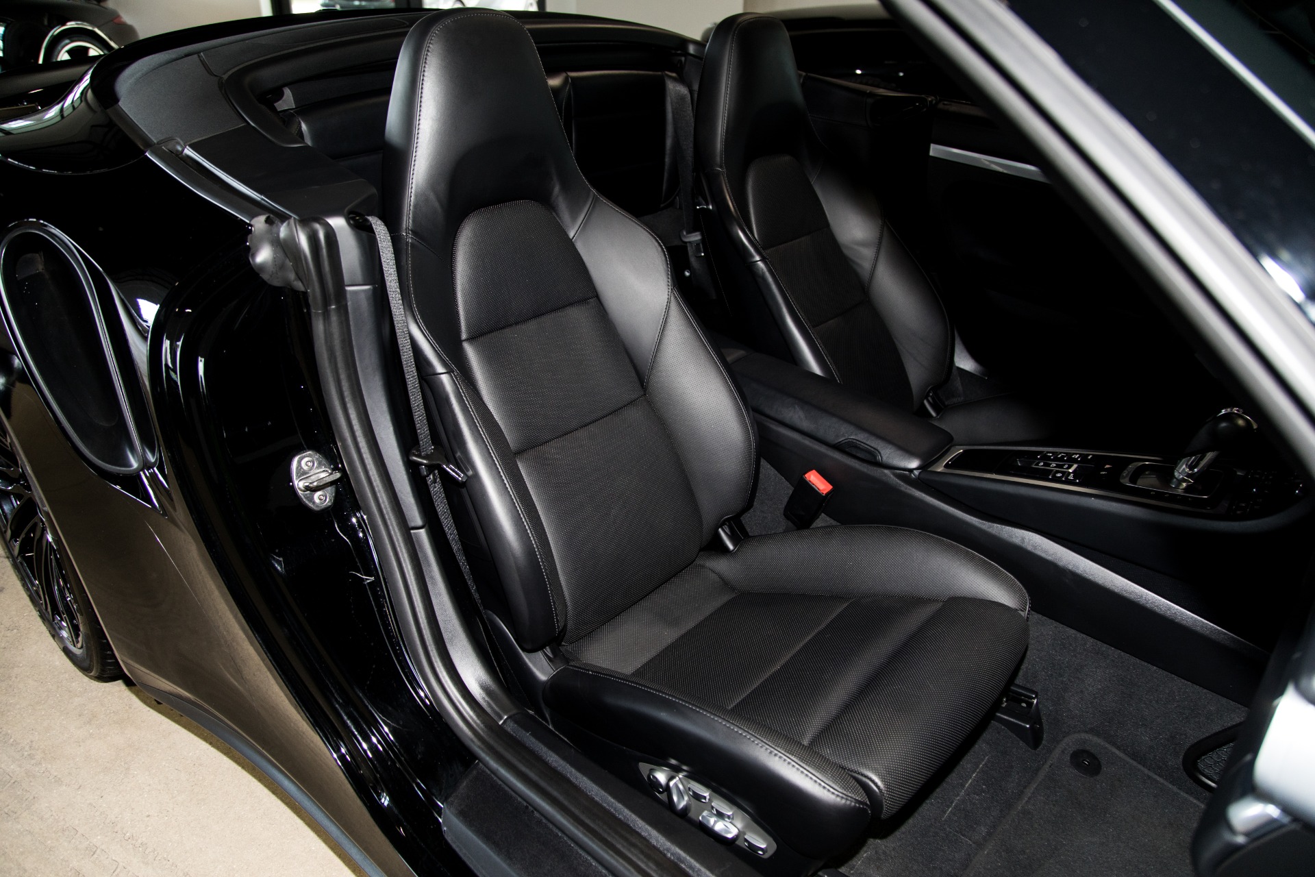 Used-2015-Porsche-911-Turbo