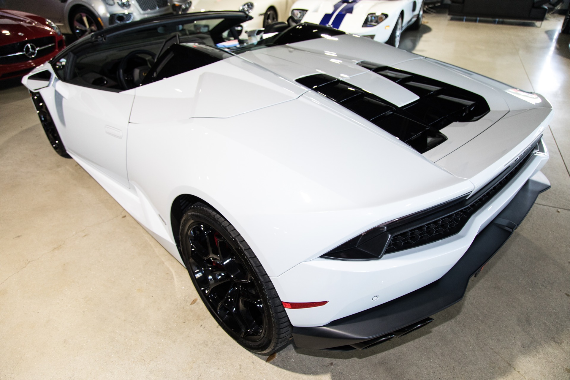 Used-2017-Lamborghini-Huracan-LP-610-4-Spyder