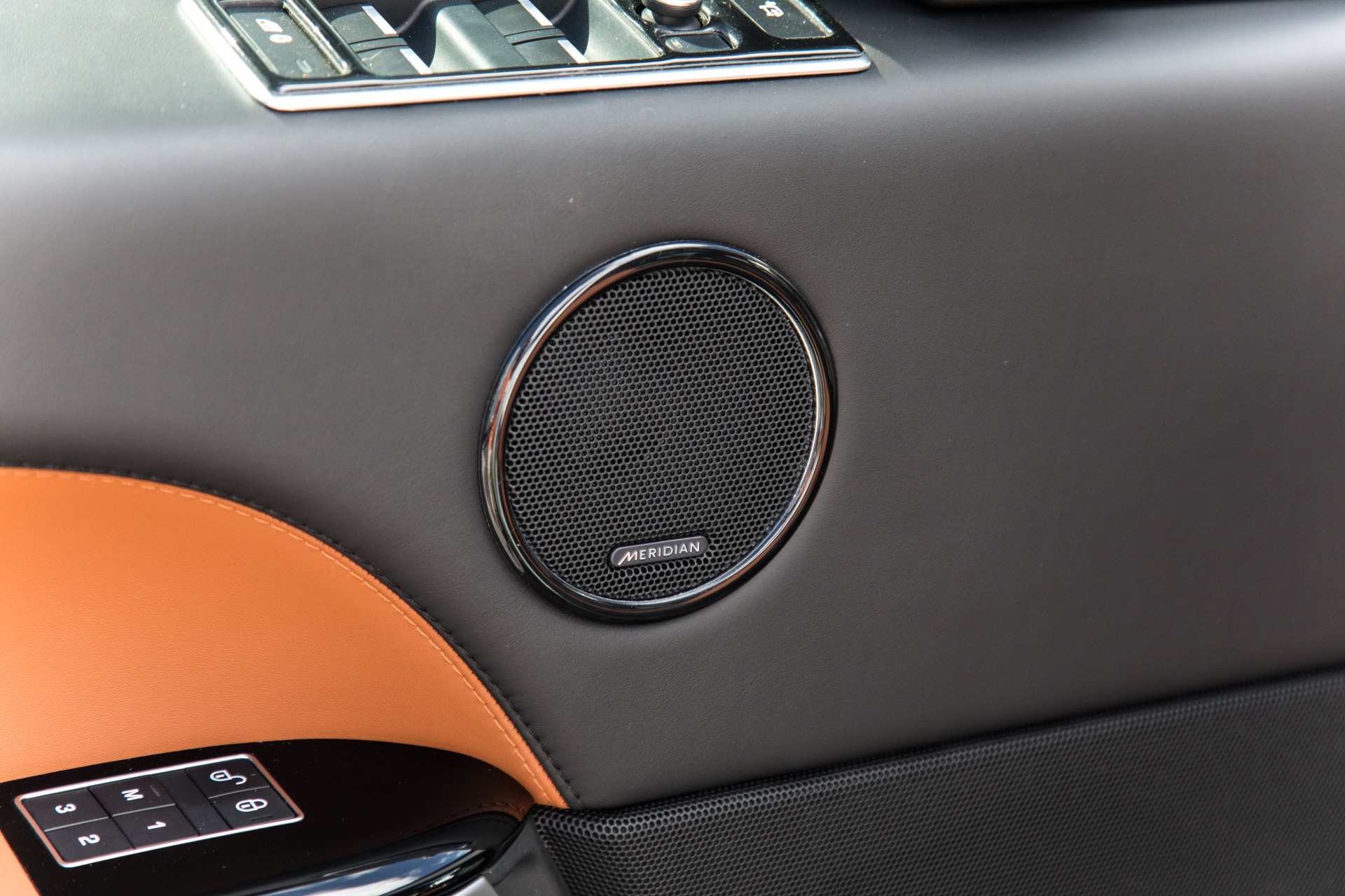 Used-2017-Land-Rover-Range-Rover-SVAutobiography-Dynamic