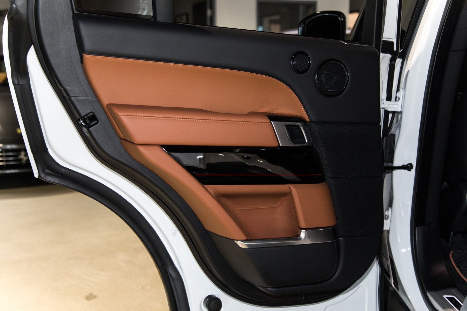Used-2017-Land-Rover-Range-Rover-SVAutobiography-Dynamic