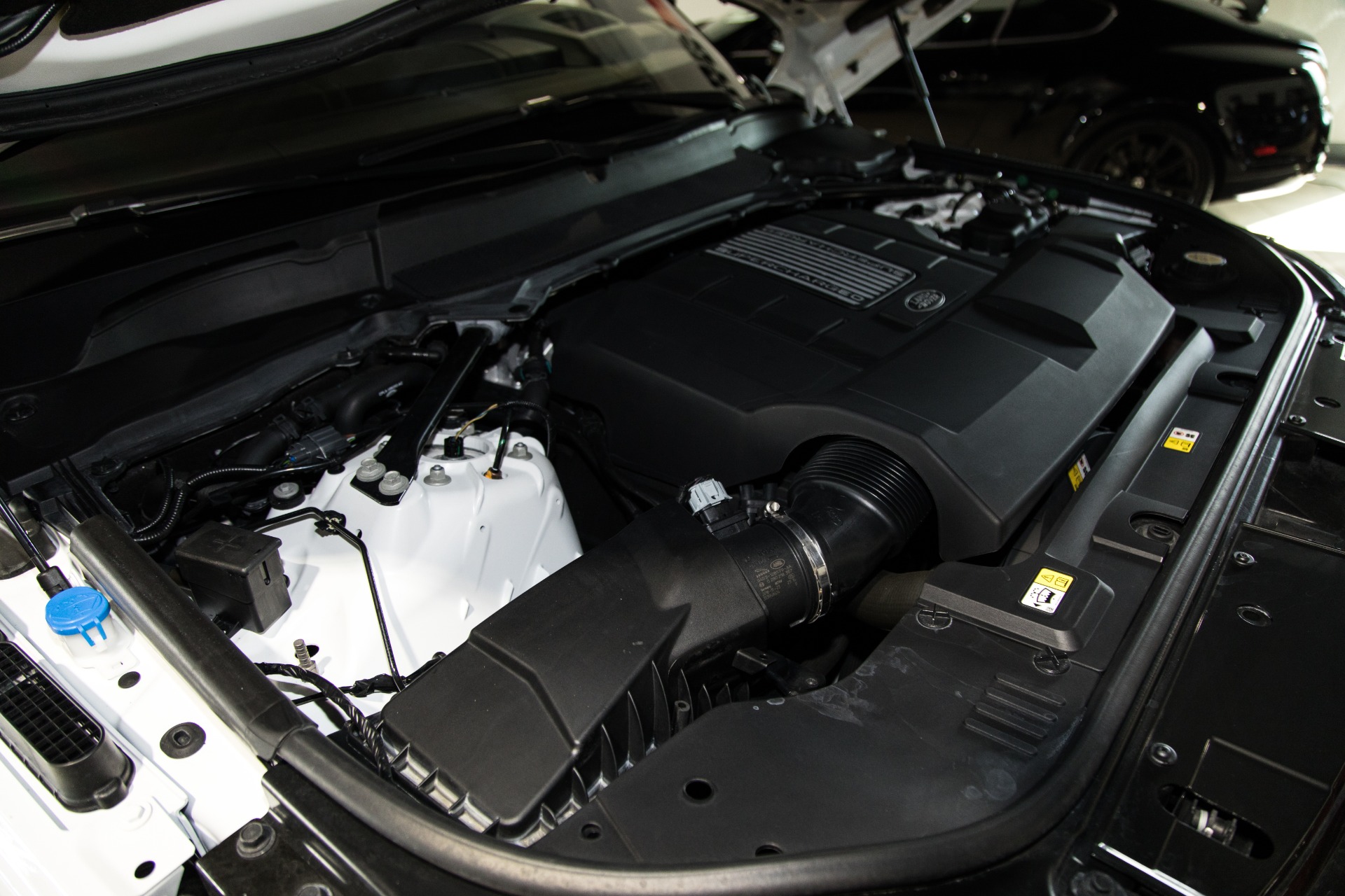 Used-2017-Land-Rover-Range-Rover-SVAutobiography-Dynamic